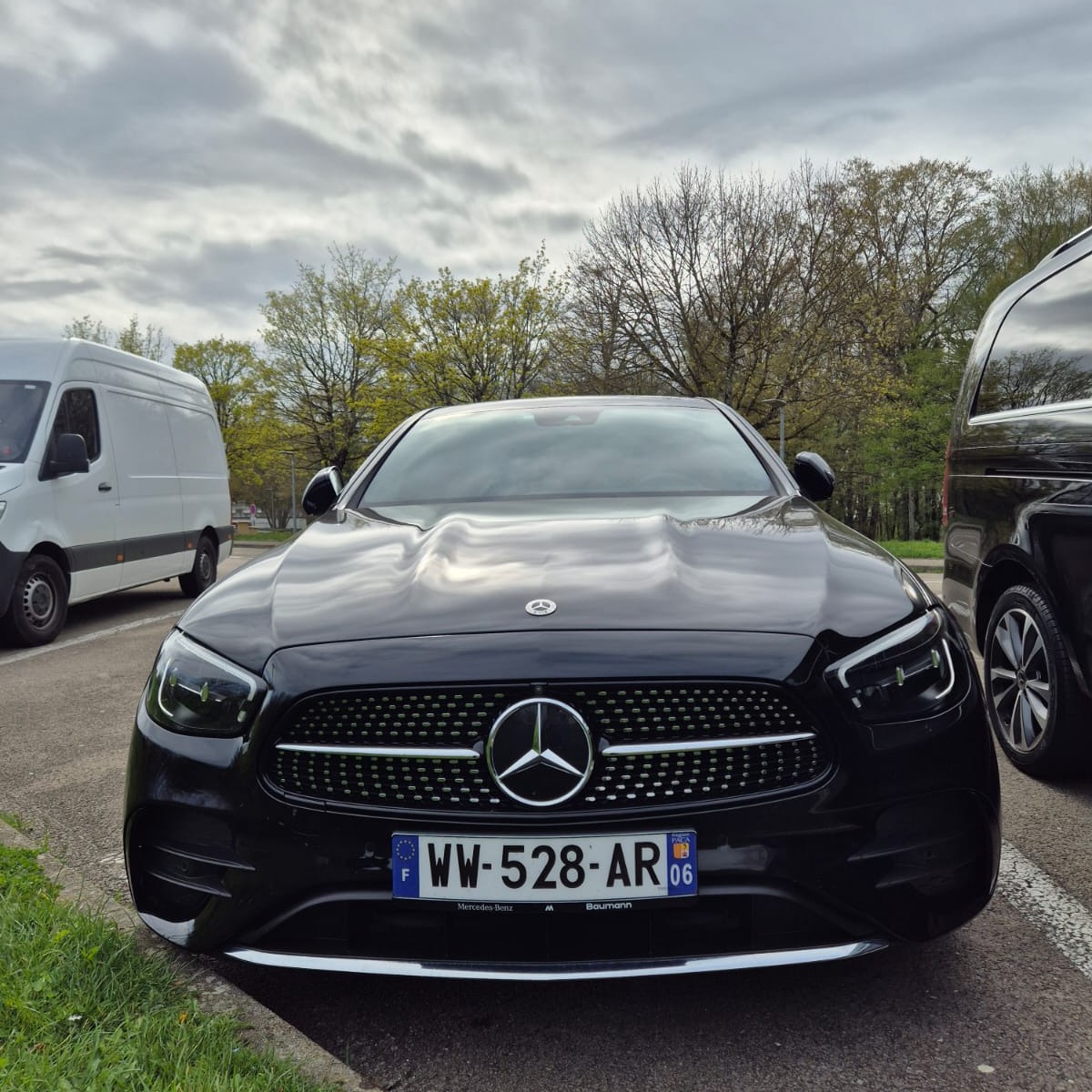 š Mercedes E-Class
Elegant, reliable, and perfectly suited for the discerning traveler - our Mercedes E-Class vehicles represent the perfect balance of luxury and practicality.
Why the E-Class is the preferred choice for:
ā
Executive Transfers - Professional comfort for business travelers
ā
Airport Pickups - Starting at ā¬65 from Nice CĆ“te d'Azur Airport
ā
Couple Transportation - Intimate luxury for romantic getaways
ā
City-to-City Transfers - Smooth rides from Nice to Monaco (ā¬140)
ā
Corporate Meetings - Arrive refreshed and on time
Perfect for every occasion:
š¹ Nice to Cannes: ā¬130
š¹ Airport to Saint-Tropez: ā¬365
š¹ Hourly service: ā¬100 (day) / ā¬110 (night)
š¹ Available 24/7 with multilingual chauffeurs
From business delegations to romantic escapes, our E-Class fleet ensures every journey is a premium experience. Meticulously maintained, elegantly appointed, and driven by professionals who understand that every detail matters.
Ready to experience E-Class excellence?
š +33 6 15 57 10 22
š§ contact@azur-experience.fr
š www.azur-experience.fr
#MercedesEClass #ExecutiveTransfer #AirportTransfer #BusinessTravel #LuxuryTravel #ProfessionalChauffeur #NiceAirport #Monaco #Cannes #FrenchRiviera #AzurExperience #PremiumService #CorporateTravel