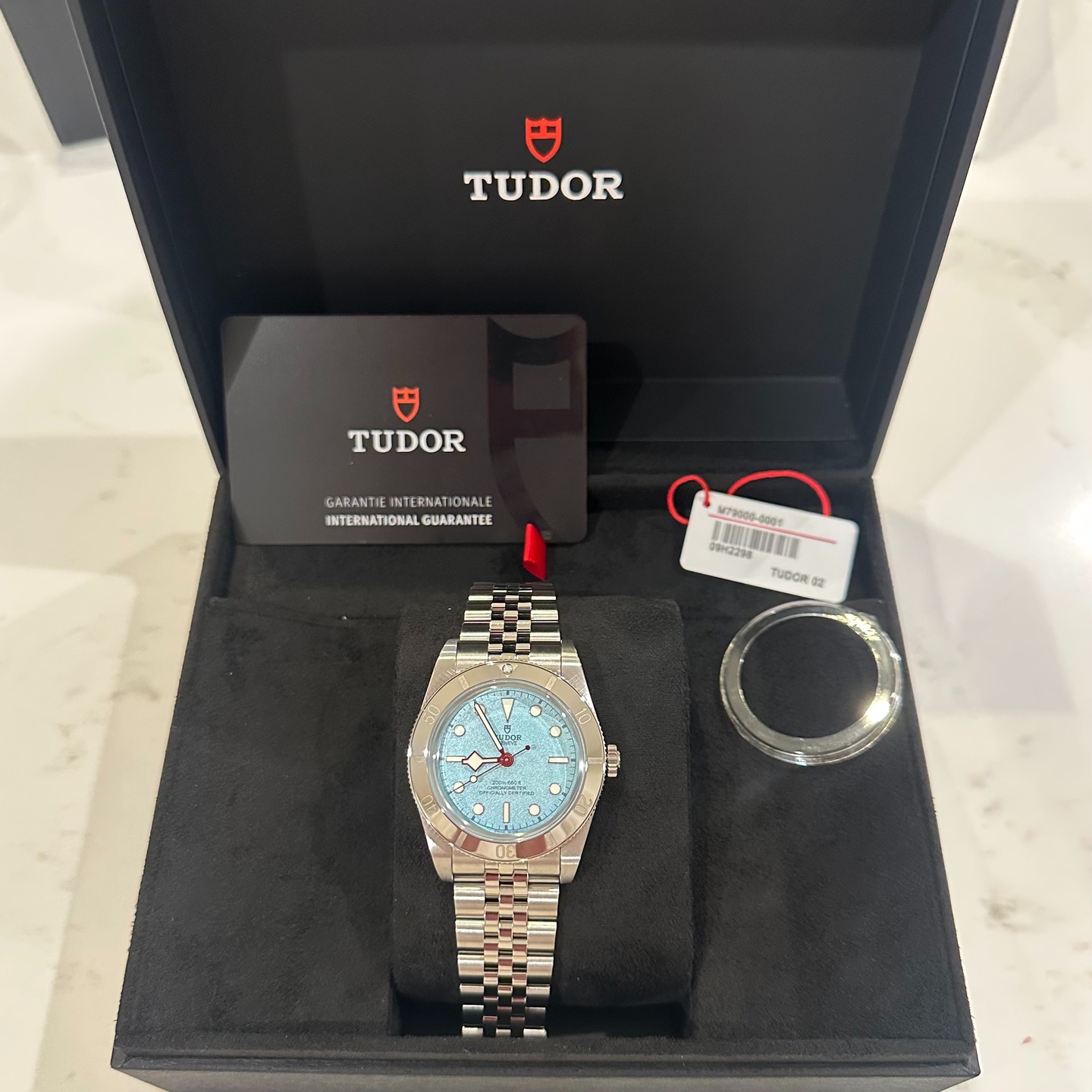 🌊 BNIB Tudor BB54 Lagoon Blue 🌊
The newest addition to the Black Bay line – the Lagoon Blue BB54.
Vintage-inspired 37mm case, perfectly balanced on wrist. This color pops in person – subtle yet striking. Hard to find right now, and brand new full set.
$5500 BNIB.
🔗 DM for details or to make it yours.
#Tudor #TudorBlackBay #BB54 #LagoonBlue #NewRelease #WatchCollector #DailyWatch #WristWatchCheck #DetroitWatchExchange #DiveWatch
