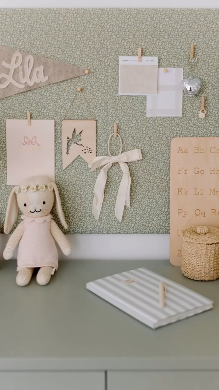 You’ve made this little beautiful room viral on Pinterest 🙌🏼 Here’s a little reminder of where we started vs. what we created! 🪄
Ps. And yes, the music is exactly my brain’s soundtrack during initial consults 🤣
Project: Pretty in Pink
📷: @elzaphotographie