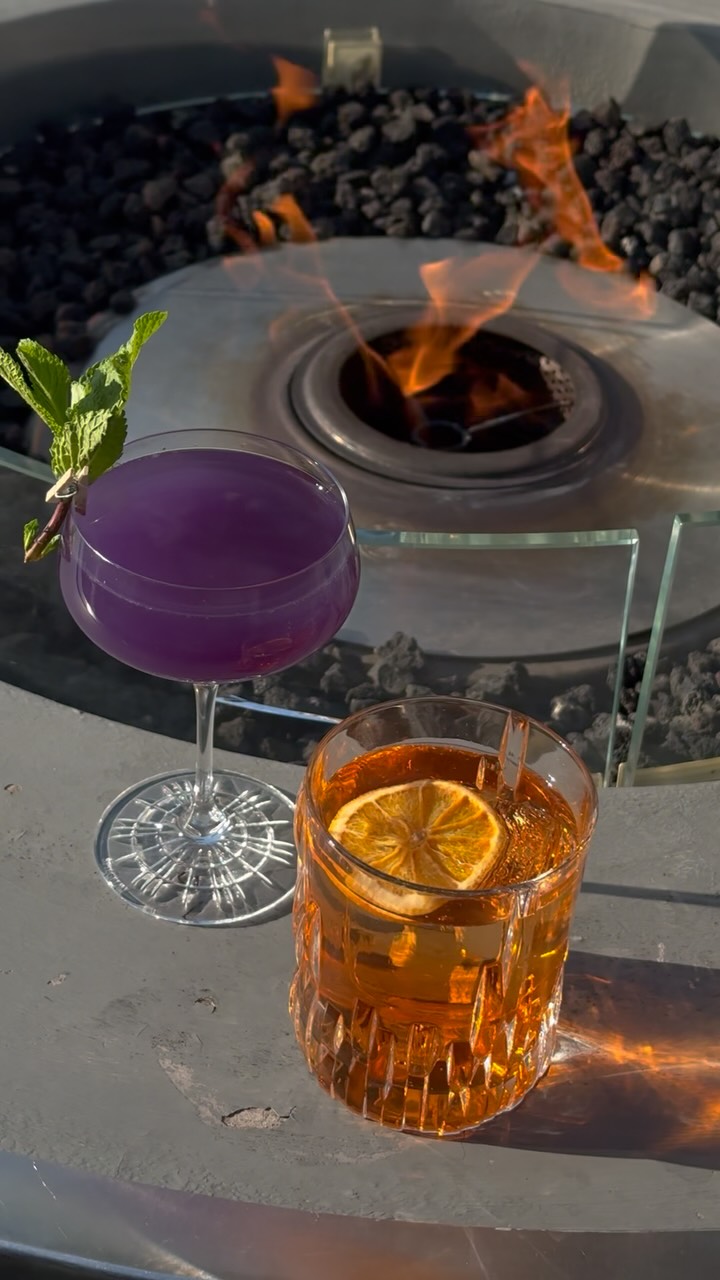 Skyline sips & city lights.✨🍸
Glasses up, city below 🌆, and life just feels a little lighter. Cheers to moments that only happen up here! 🥂💫
#aurorarooftopbar #rooftopvibes #elevatedviews