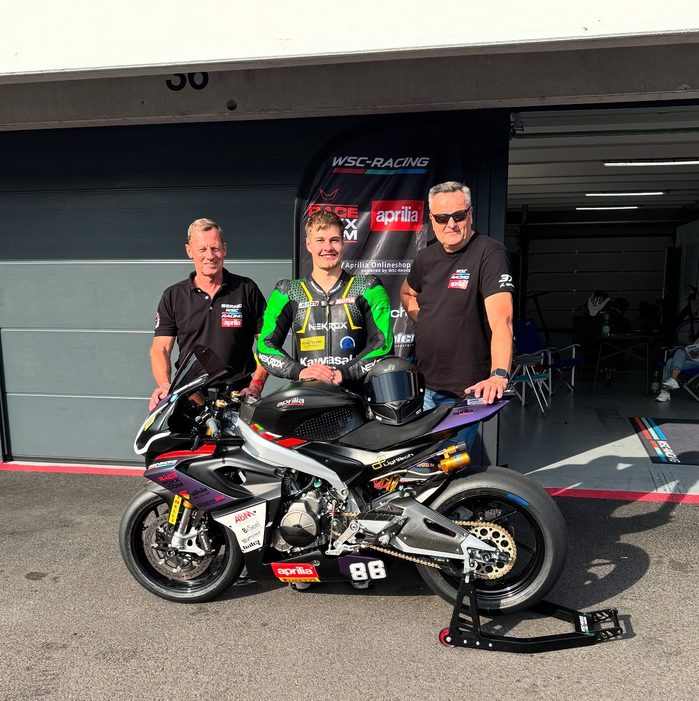 Wir haben am Wochenende nicht nur am PS Tuner GP 2025 teilgenommen, sondern auch einen neuen Fahrer für die restliche IDM Sportbike Saison 2025 gefunden 🚀 Micky Winkler hat unsere RS 660 getestet und sehr gute Leistungen & Rundenzeiten gezeigt. In Assen werden wir somit endlich wieder an den Start gehen 😍
Not only did we take part in the PS Tuner GP 2025 at the weekend, but we also found a new rider for the rest of the 2025 IDM Sportbike season 🚀 Micky Winkler tested our RS 660 and showed very good performances & lap times. We will therefore be back in Assen, finally 😍
#wscneussracing #wscneuss #apriliaracing #apriliars660 #aprilia #hockenheimring #tunergp #pstunergp #idmsportbike #idm #idm2025 #assen