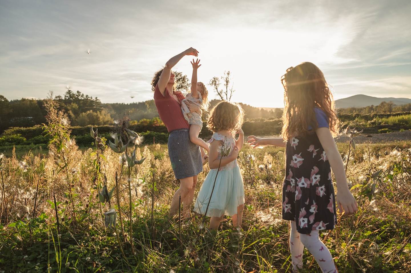 There’s something about summer that makes childhood feel extra alive.
Bare feet on hot pavement. Melty popsicles. A laundry line full of swimsuits. The way their hair smells like sunshine and lake water.
These are the days that blur together—but also the ones you’ll ache to remember clearly someday.
Because when you look back, it won’t be the perfect smiles or the matching outfits that matter.
It’ll be this:
The freckles. The mess. The way your youngest won’t let go of your hand.
The phase where they insisted on wearing goggles everywhere, even to dinner.
The moments that felt chaotic then, but already feel holy now.
A session with me isn’t about posed photos for a holiday card.
It’s about holding onto this chapter—your real life, your real summer—with honesty and heart.
So when your kids are grown and you wonder where it all went, you’ll have more than your memory.
You’ll have proof of how good it really was.
📷 Summer sessions are still open—DM me or head to the link in my bio to book. Let’s bottle up the sunshine while we can.