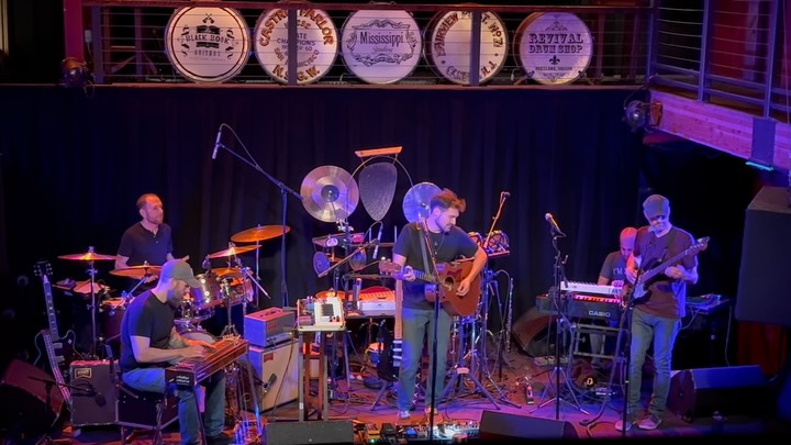 Couldn’t be happier with this release show. Here’s how it kicked off, with Bookends.
@hobbesss absolutely slaying it with the live sound work at @mississippistudios