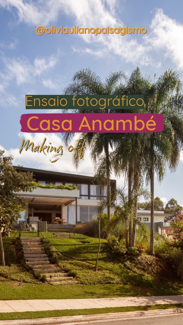 🇧🇷 vem acompanhar de perto os bastidores deste dia de fotos na Casa Anambé, do @arkitito e com fotografia da talentosa @carolina.lacaz
.
Este jardim foi plantado em Julho 2024 e já está lindo demais 😍
.
🇬🇧Come see behind the scenes of this photo shoot at Casa Anambé, owned by @arkitito and photographed by the talented @carolina.lacaz.
This garden was planted in July 2024 and is already beautiful 😍
Fotos @carolina.lacaz
Drone @tripdrones
Arquitetura @arkitito
Paisagismo @oliviaulianopaisagismo
Plantas e insumos: @umentreposto
Nutrição do jardim: @nutreegardenbr
Agrônomo especialista e consultor: @emerson_rogerio_salviani
#designbiofilico #fotografia #jardimemcasa #reformaeconstrução #paisagismosustentável #paisagista #paisagismoejardinagem #paisagismo