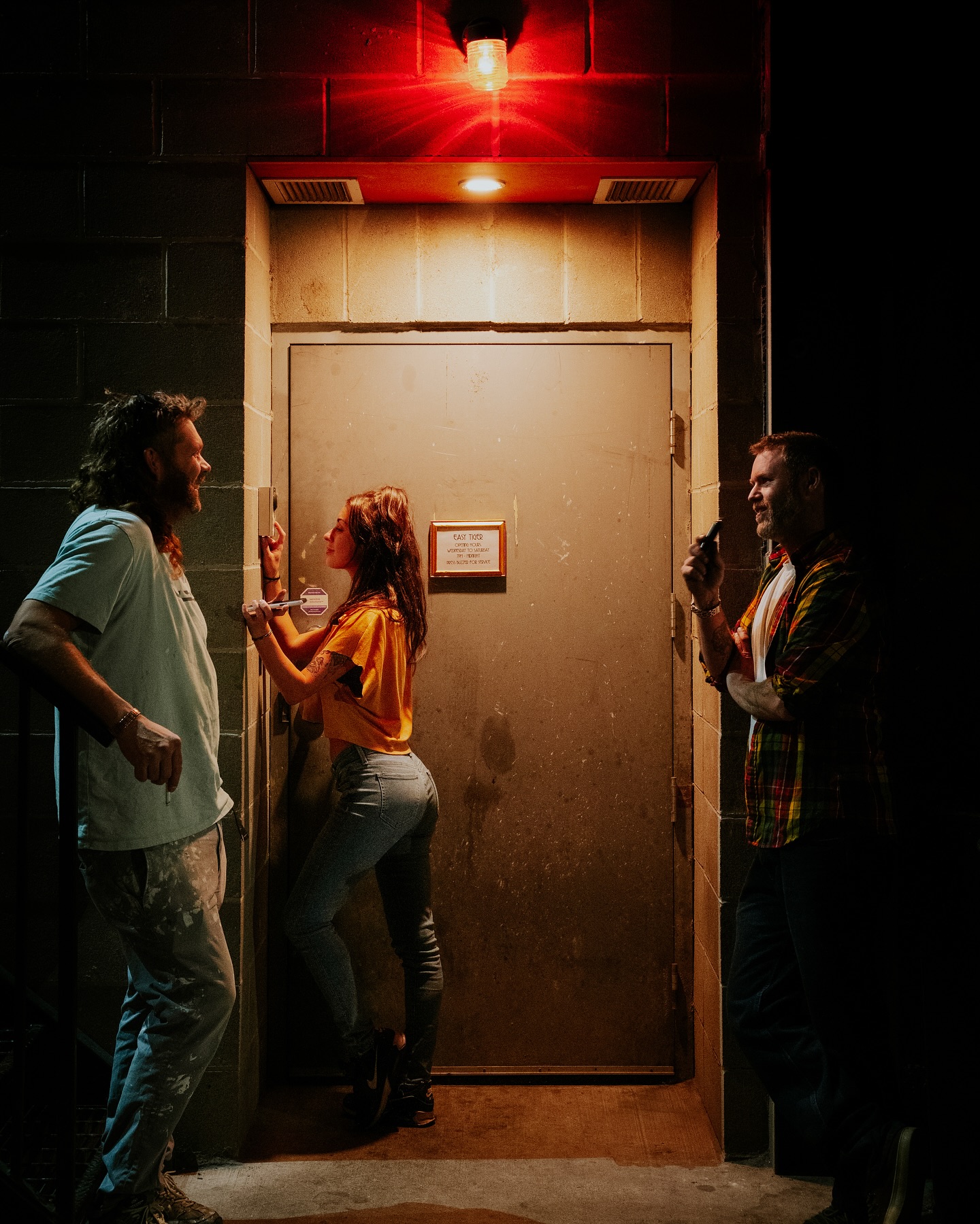 Sister watering hole Easy Tiger is open 7-12 tonight thru Sat. Hit the button and buzzed in to a sweet speakeasy with tasty cocktails and good vibes.
@easytigerspeakeasy