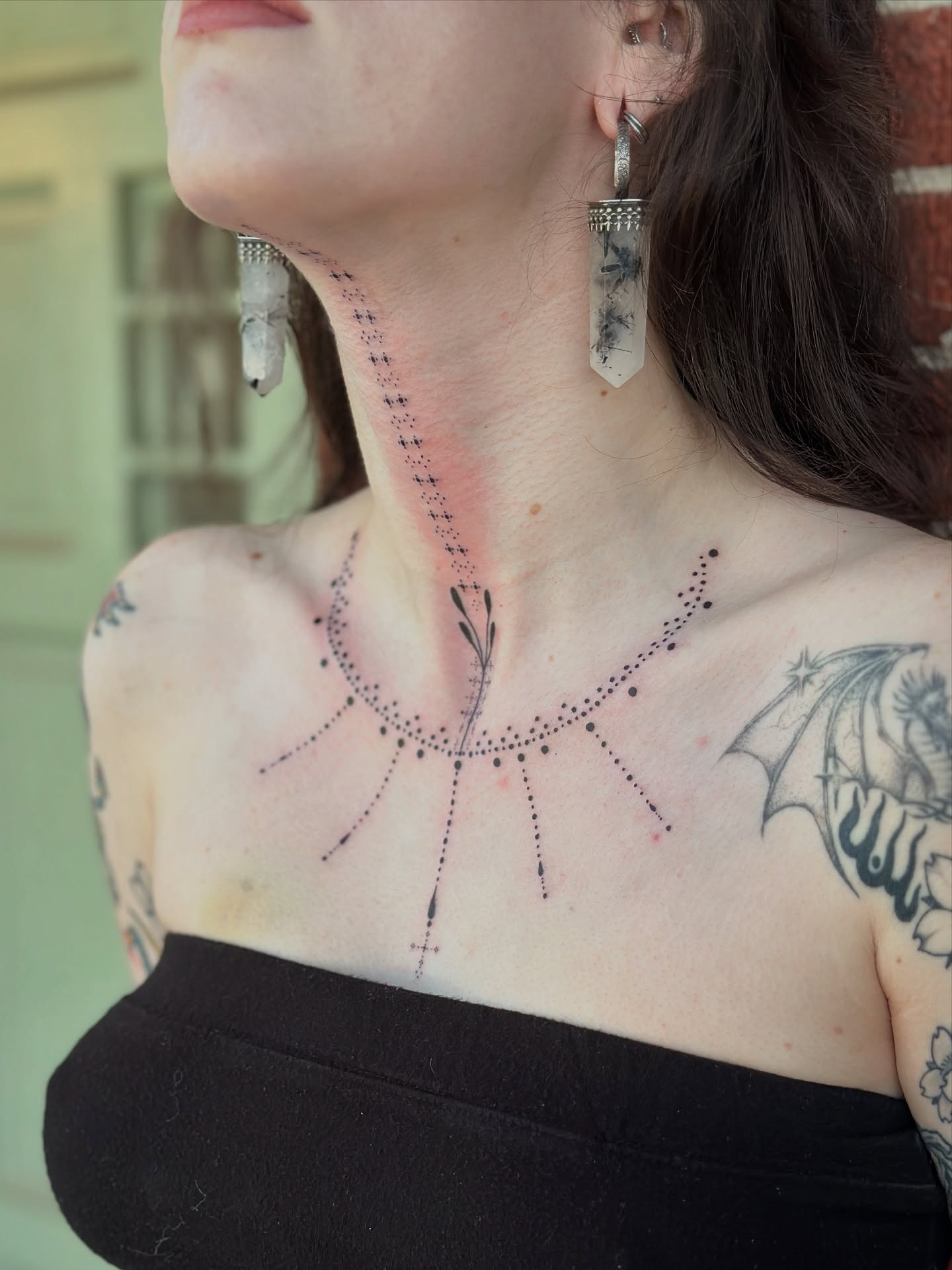 Ornamental neck and collarbone tattoo! Booking July & August @silverdoor___ Dm or head to my bio to book 🫶🏻💗🌷
.
.
.
.
#ornamentaltattoo #austintattoo #austintattooartist #ornamentaltattoos #atxtattoo