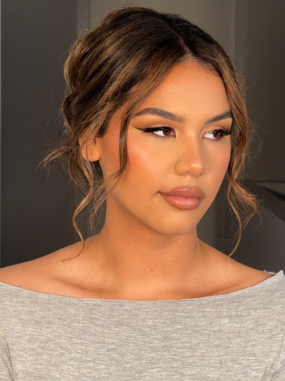So lovely to do this makeup look for a Frenchie graduate! ✨ Brings back so many lovely memories of my own amazing time and graduation from @thefrenchbeautyacademy in 2019, full of dreams and goals. Now, helping so many amazing women look and feel their best on their big day is a dream come true!
Hair: @m0m0.makeup
.
.
.
.
.
.
.
#makeupartistgoldcoast #goldcoastmakeupartist #goldcoastmua #muagoldcoast #goldcoastmakeup #makeupgoldcoast #brisbanemakeupartist #makeupartistbrisbane #brisbanemua #muabrisbane #makeupbrisbane #brisbanemakeup #mua #makeupartist