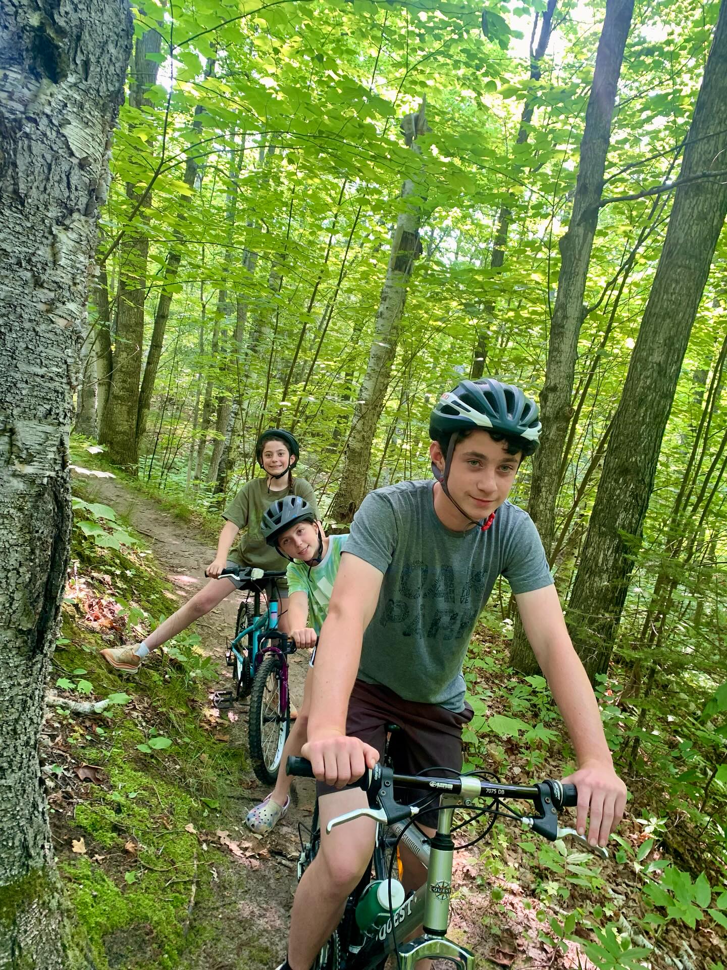 Exploring, Play, Relaxing time and lots of laughs in Northern Michigan🫶🏻
#familytime #familyfun #exploretheoutdoors