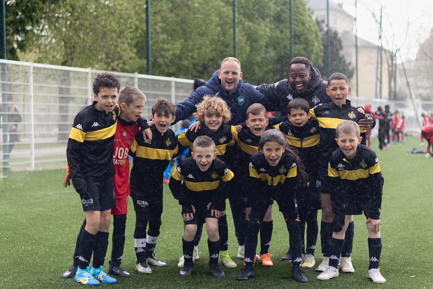 Une équipe. Une énergie.
Des souvenirs qui restent.
Focus Sport Club.
.
.
.
#focussportclub #photoequipe #footballjeunesse
#souvenirsportif #photoclub #clubdefoot
#photographiesportive #cohesion #passionterrain