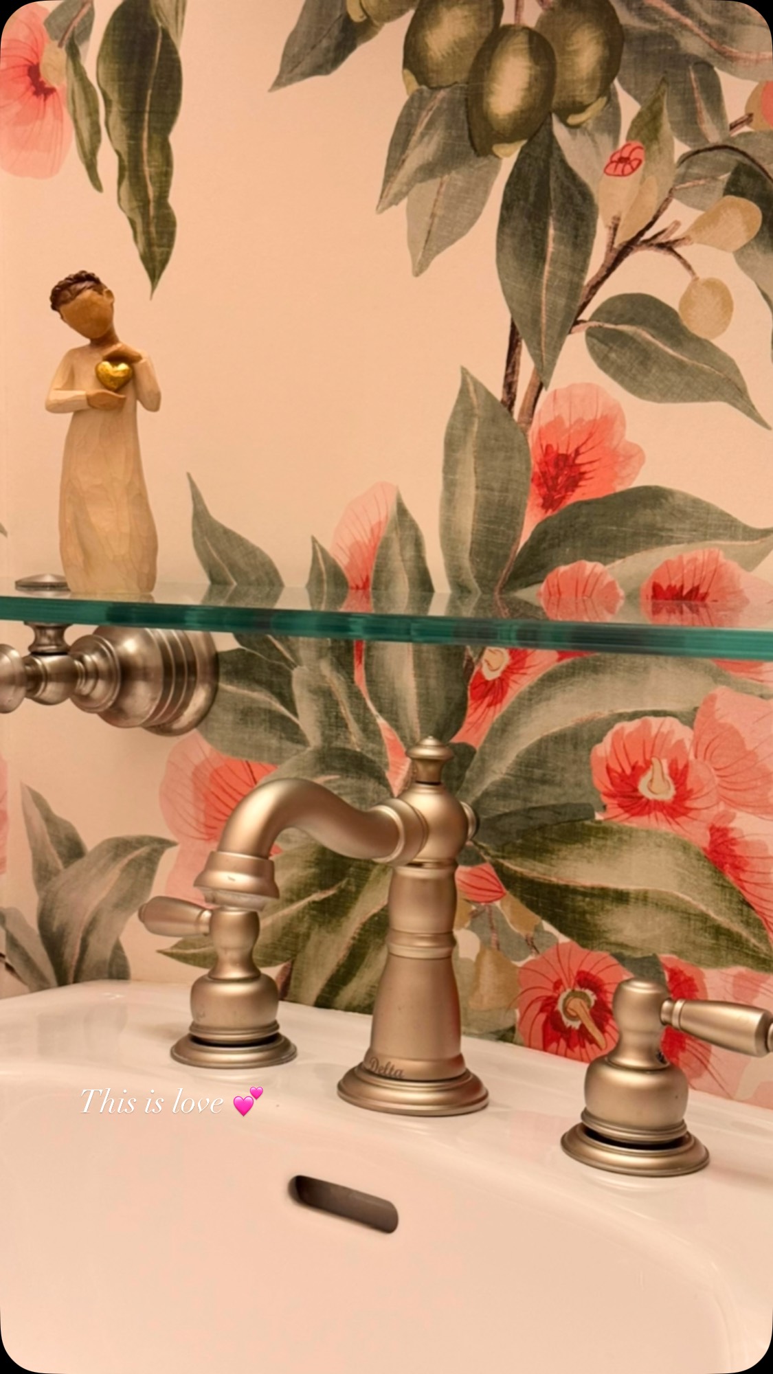 Letâs circle back because this transformation deserves another look.
Our Grace Project is officially complete, and our client is in love with every detail of their newly reimagined power bathroom.
What do you think is it love đ
.
.
.
#wcainteriors
#wandracaininteriors
#interiordesignereastonpa
#residentialinteriors
#powderbathdesign
#wallpaperinspo
#thiabutwallpaper