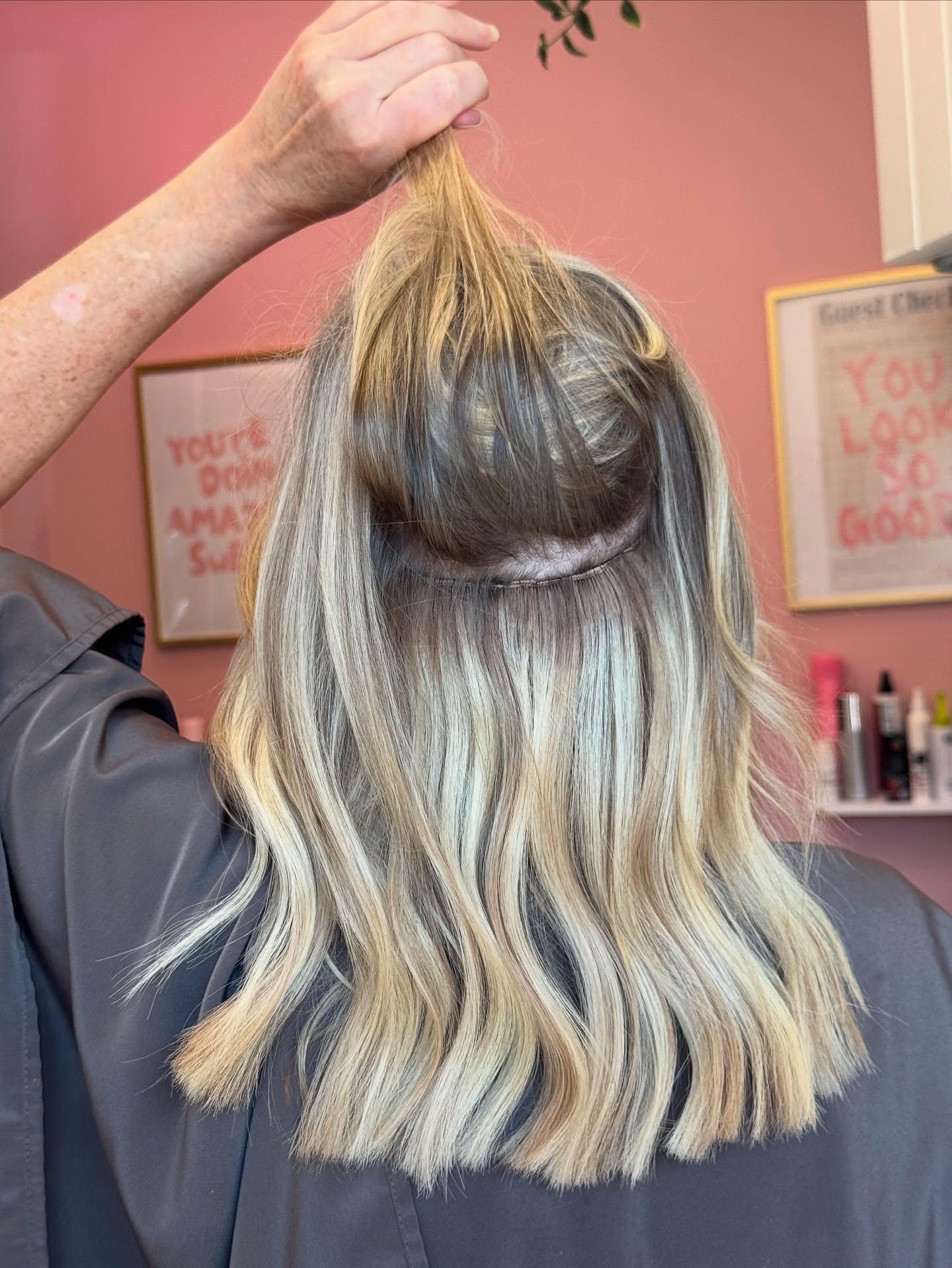 proof that extensions aren’t just for long hair or length! just one row for fullness 🤍
#charlottehandtiedextensions #clthandtiedextensions #clthairextensions #charlottehairextensions