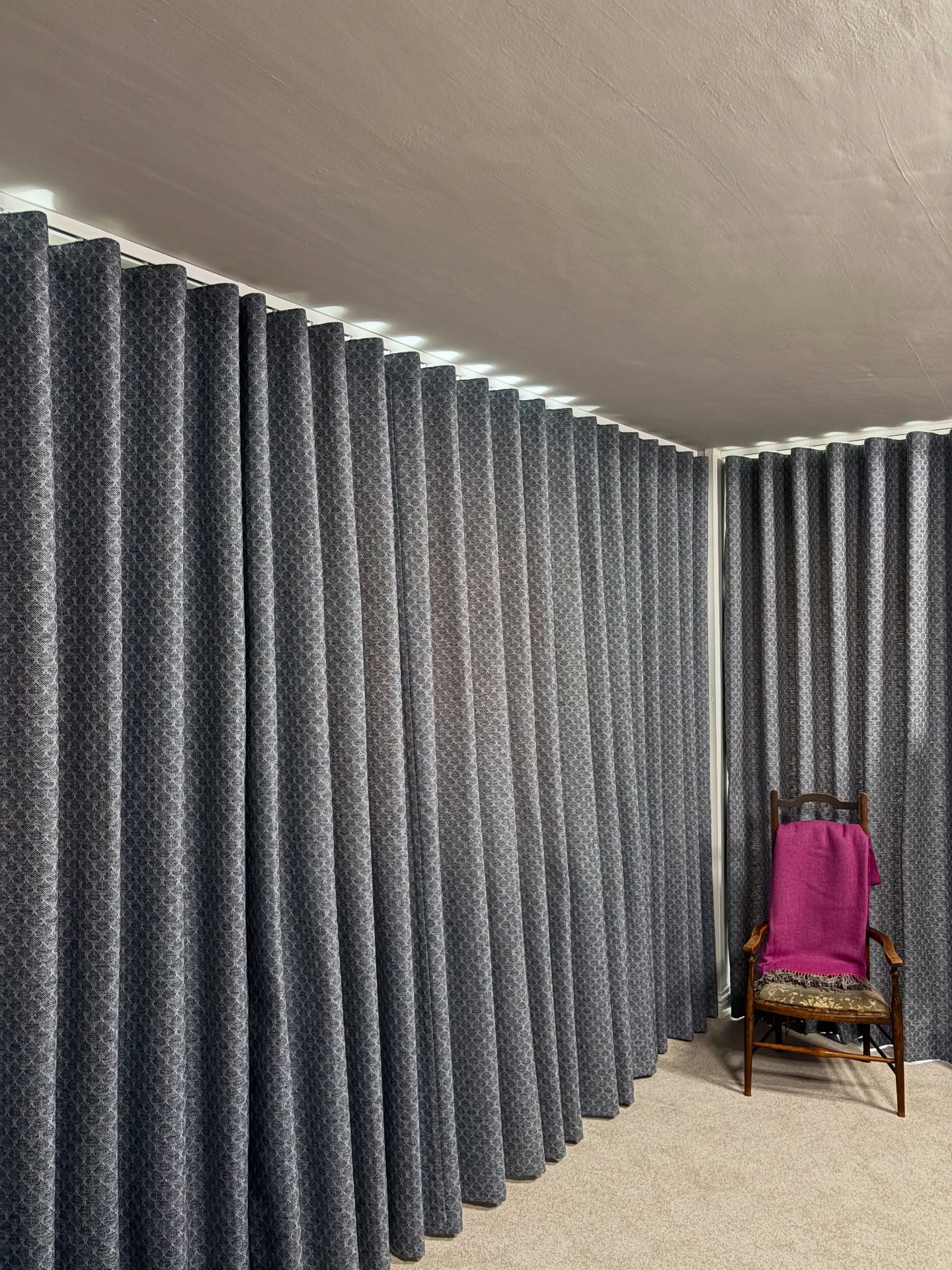 Really smart wave curtains fitted in a cosy tv den. Curtains to work with most of the room painted in a dark blue with matching sofas. This fabric was the exact shade but with a small pattern nothing too overpowering. 6.5m of track altogether! @clarke_clarke_interiors fabric with @cameron_fuller_limited wave track. Thanks to @blue_pineappleinteriors who created the whole idea. #wavecurtains #tvroom #tvsnug #navysofa #sittingroom #malvernhills #malvern #worcestershire #hillview #cameronandfuller #clarkeandclarke