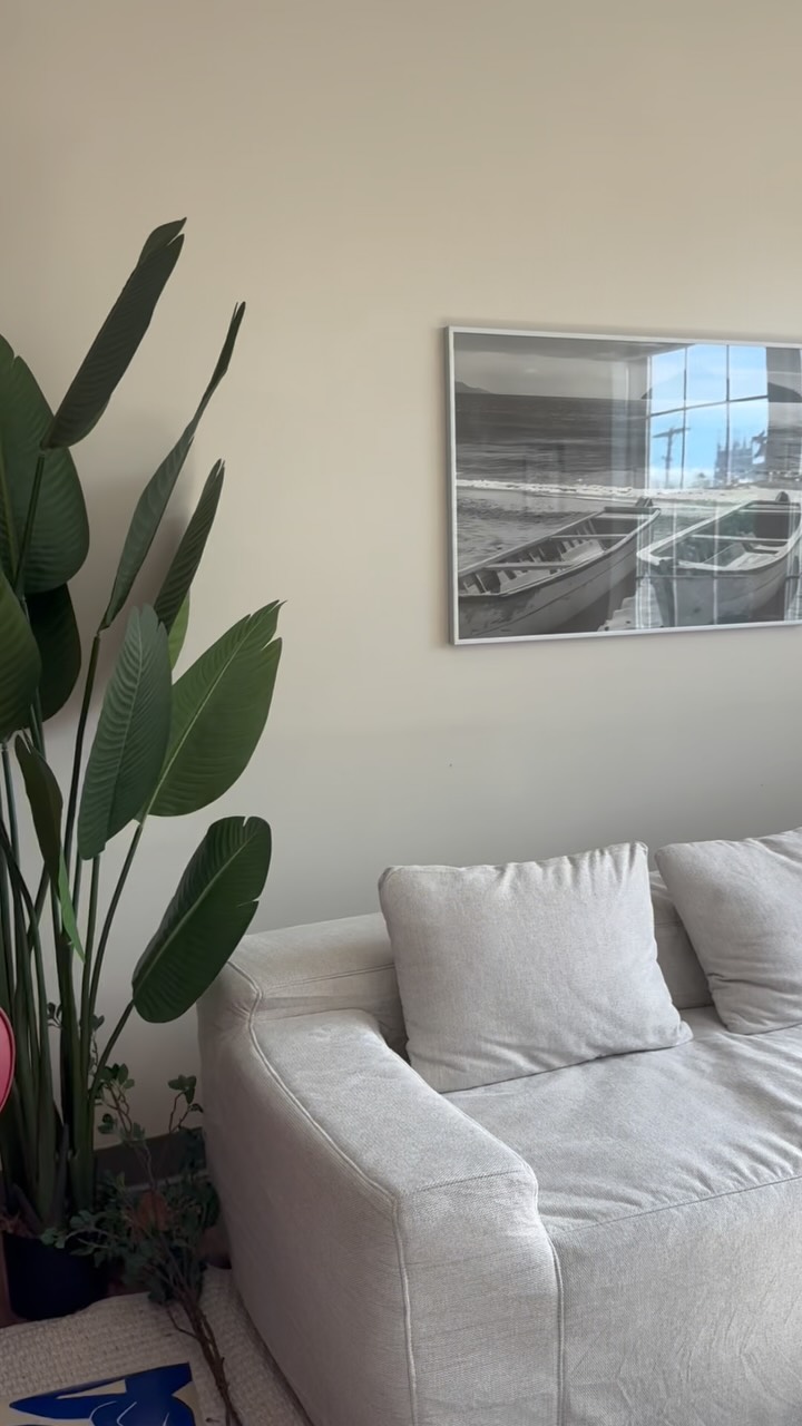 Making the Model: the final stretch (and my favorite installment so far)! Maybe it’s the fact that I tailored this to be somewhere I’d truly see myself living, but I’m getting a little sad I don’t truly get to live here! Let me know your thoughts so far! #modelunit #studenthousing #modelapartment #suitelife