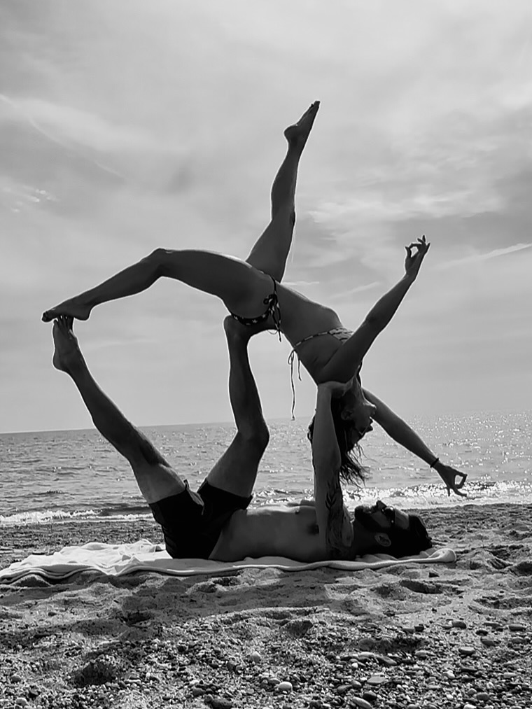 The getting there is half the fun 🤩 - swipe right to see a little snippet of the process, it's hard to know what things look like when you're balancing on someone's feet upside down 🙃 😜.
Anyway...I am back!!! All classes are on schedule for the rest of the week! See you tonight @5:30 Core Yoga L1!
.
.
#yoga #southburyct #acroyoga #beachyoga #capecod #hereingcovebeach