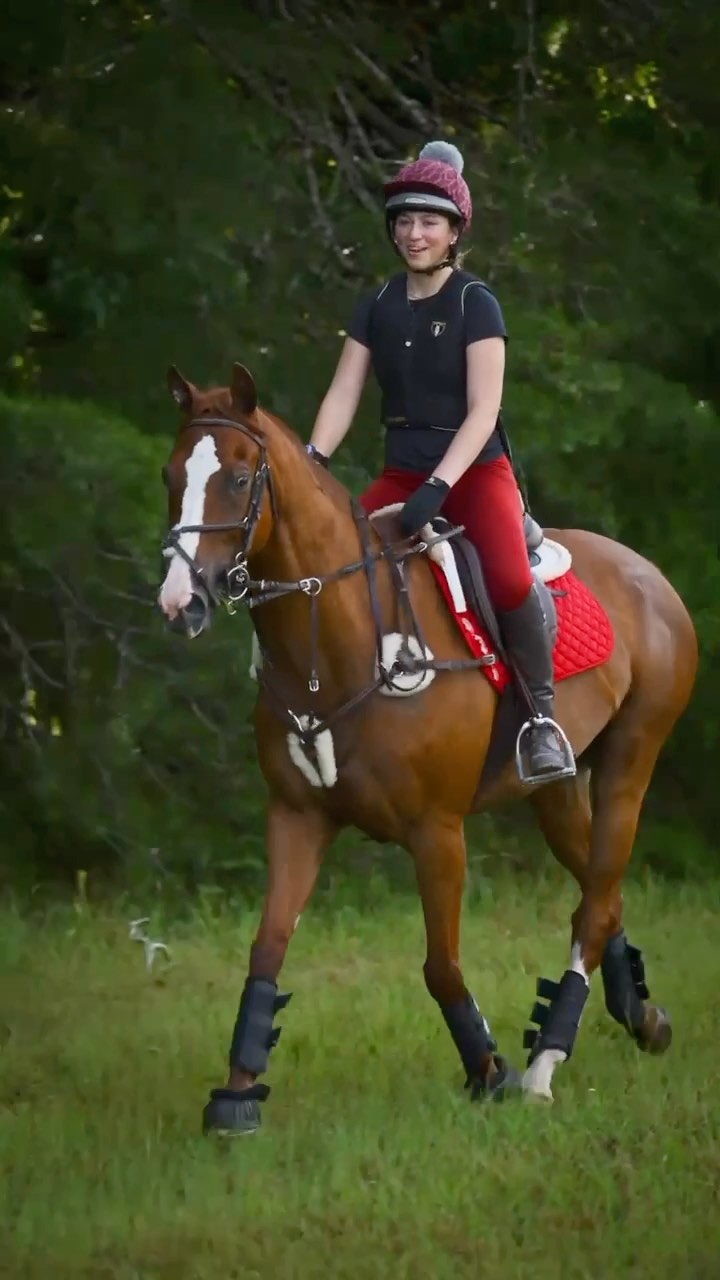 Another fun filled amazing day at Miller Eventing Camp! Beautiful footage from @leegriffithphotography Everyone found their groove with pacing exercises and a steeplechase jump! Fun at the water park then we had our own Friday Night Lights!!! #millereventing #millereventingcamp2025⛺️🐎