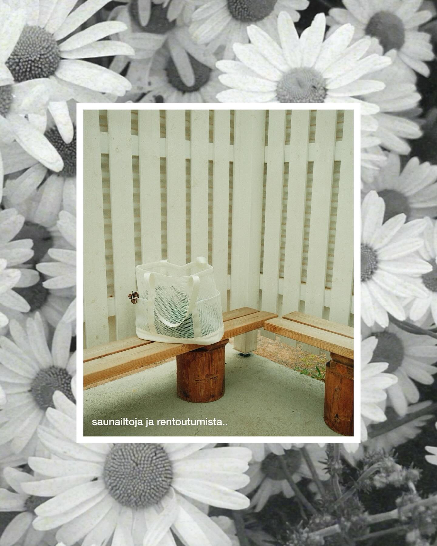 Ei olla lomailtu kuin vasta muutamia päiviä, mutta onhan tää kesä ihan best! 🌼🧇🍓 Ollaan ehditty jo puuhaamaan monenlaista, mutta tänä kesänä on tehnyt mieli mennä tosi kepeästi fiiliksen mukaan. Ei olla tehty paljoakaan suunnitelmia ja se tuntuu just nyt täydelliseltä.
Meidän asuntovaunu kaipaa valitettavasti pientä remontointia, jotta saadaan se jälleen kunnolla käyttöön, mutta tänä kesänä tekee onneksi mieli tehdä vähän lyhyempiä reissuja ja se taitaa olla kuitenkin mahdollista.
Nyt tekee mieli vaan jakaa kuvia viime viikkojen varrelta, tältä meidän kesäpäivät on mm. näyttäneet. 🍀
#kesäloma #suomenkesä #100syytämatkaillasuomessa #asuntovaunuelämää