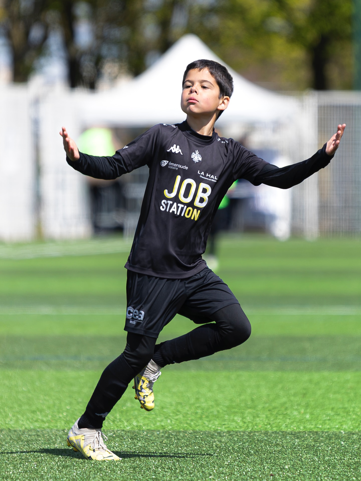 Une célébration. Un moment.
Focus Sport Club commence ici.
L’image au service des clubs sportifs.
.
.
.
#focussportclub #photofoot #photoclub #souvenirsportif
#footballjeunesse #clubdefoot #footamateur
#portraitjoueur #photographiesportive #photoequipe
#clubdevie #sportenimage #passionterrain