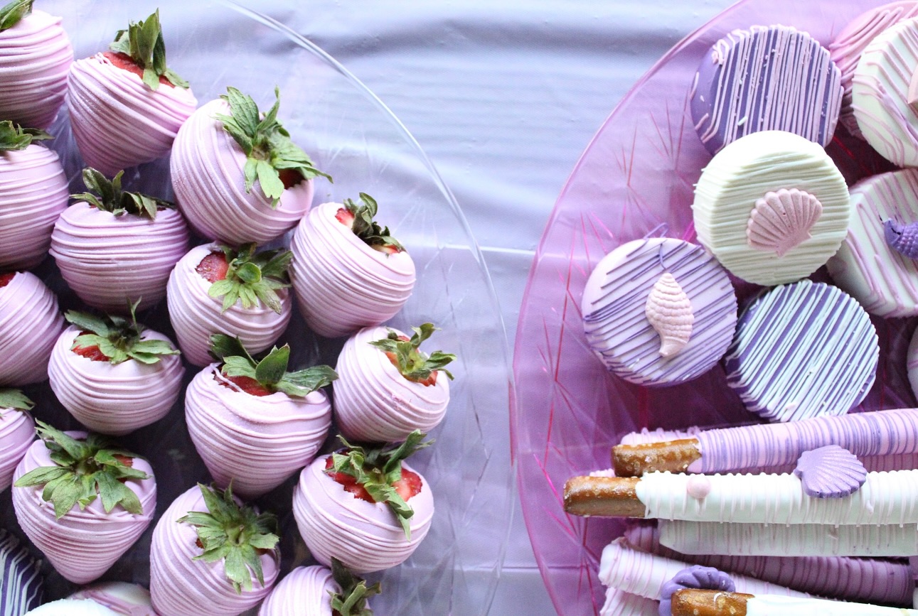 “A hit per usual!!!“ - picture mail from one of my favorite recurring clients 🥰🧜♀️🐚
•
•
Order for ANY occasion at www.thesweetsideofgi.com , send me your inspo/theme & let me do the rest! 🩷
#cakepops #treatmaker #inspo #strawberries #pretzels #oreos #yum #share #smallbusiness #support #newjersey #njbaker