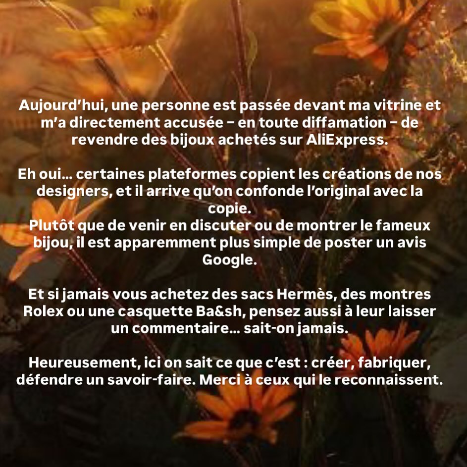 AliExpress ? Non, juste une créatrice qui travaille encore avec ses mains.
Vos commentaires, eux, sont toujours les bienvenus.❤️