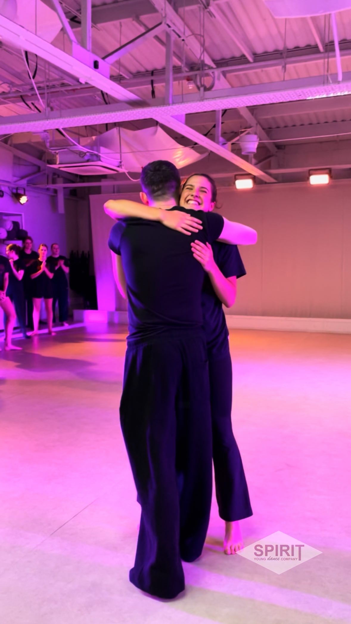 Such a beautiful moment from our workshop with @ljayhalliday 🥹 Marta, your growth, style and artistry is just incredible, we are so proud of you ✨
•
•
#spiritydc #dance #training #londondance #TeamSpirit #danceteam #dancecompany #dancecompetition #competitivedance
#lovedance #london #jazz #lyrical #commerical
