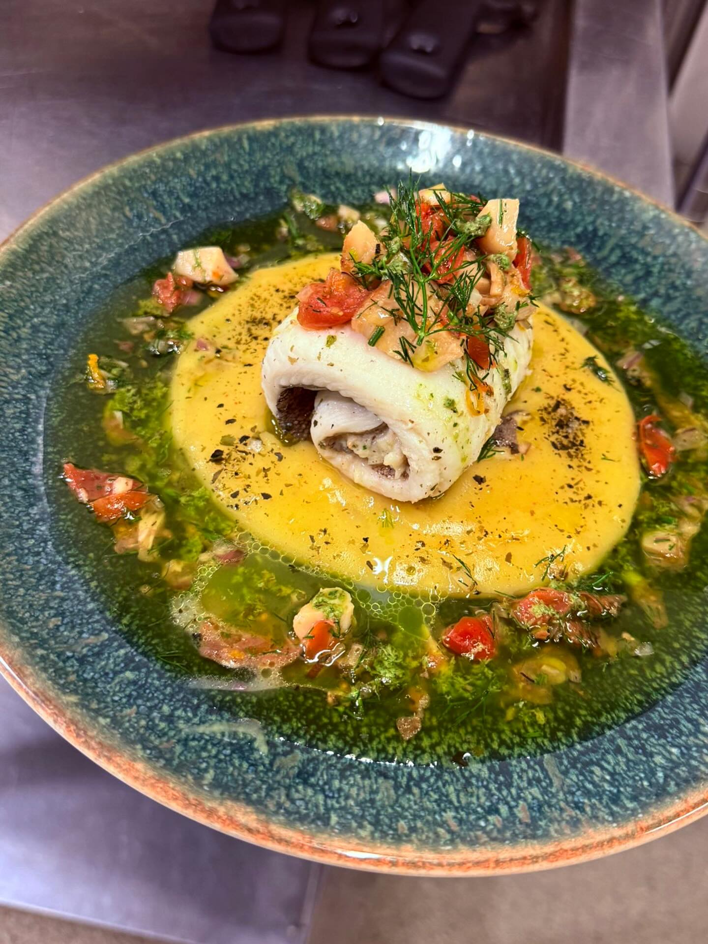 Look at some of our treats from today at 3Arena 🤩
🐟 Poached Paupiettes of Lemon Sole with Brown Crab Moussé, Saffron Potato Purée and Scallop Sauce Vierge