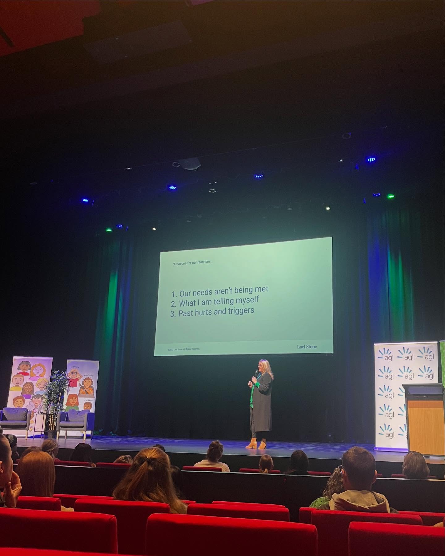 You can only use the tools youâve got⌠so how do we get more in the toolbox? đ§đ§
Sure, thereâs Google, ChatGPT, books, podcasts, courses but honestly, nothing beats showing up in person with other parents and educators, swapping stories, learning from the best, and realising weâre all just winging it together. đ
đ
Big love to @matt.runnalls @mindfulaus, @laelstone and @tegan.thepsych for such a fab Proactive Parenting event. Full of aha moments, belly laughs and that perfect kind of energy you just canât download.
#ParentingInProgress #LearningTogether #ParentingTools #MindfulParenting #ProactiveParenting #RealLifeParenting