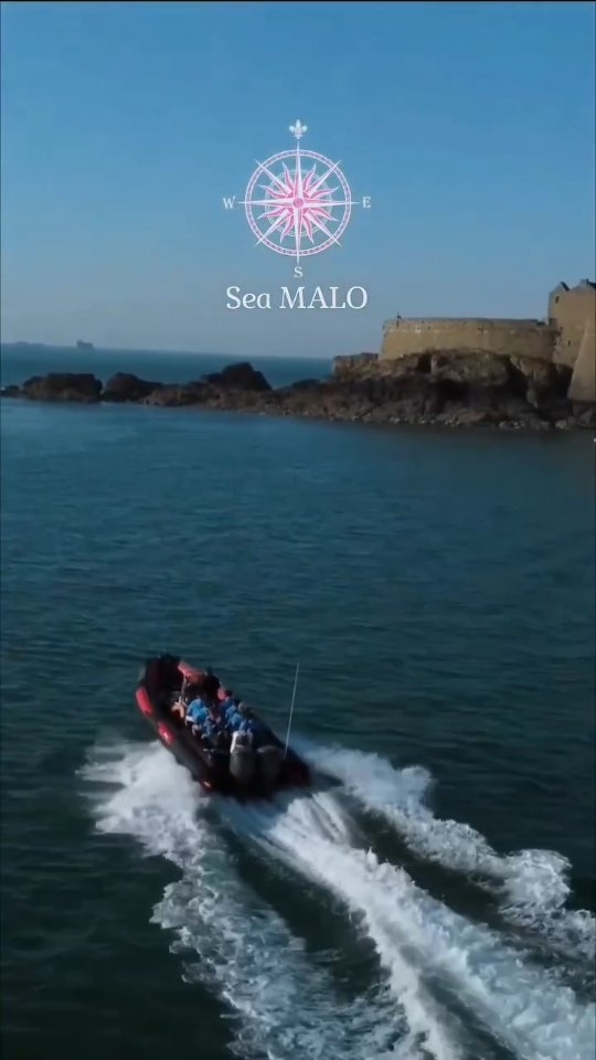 Réservations sur www.sea-malo.com
Promenade en mer, privatisation, Bateau-taxi 🚨
0659951605 ☎️
#bretagne #saintmalotourisme #saintmalo #seamalo #bretagnetourisme #dinard #dinardtourisme #speedboats #cotedemeraude #bzh #travel #lighthouse #sailing #tourism #castle #history #cinematography #boattrip