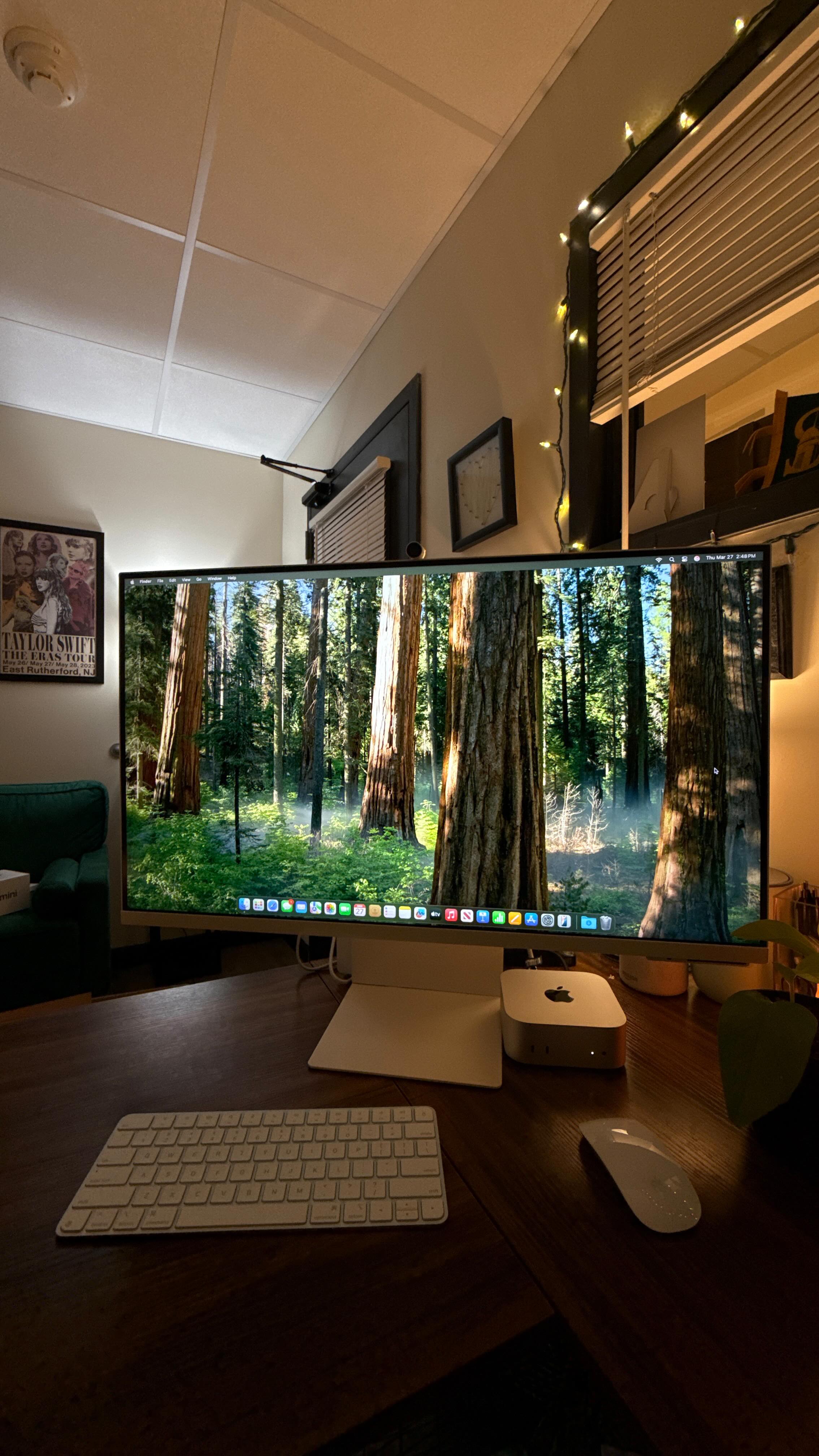 set up my @apple mac mini and my @samsung monitor with me🌲🖥️
making my office more functional and ✨cute✨
#officesetup #desksetup #officeorganization #macmini #womeninbusiness #photographer #socialmediamarketing #socialmediamanager #marketingstrategist #marketer #smallbusinessowner #socialmediaagency