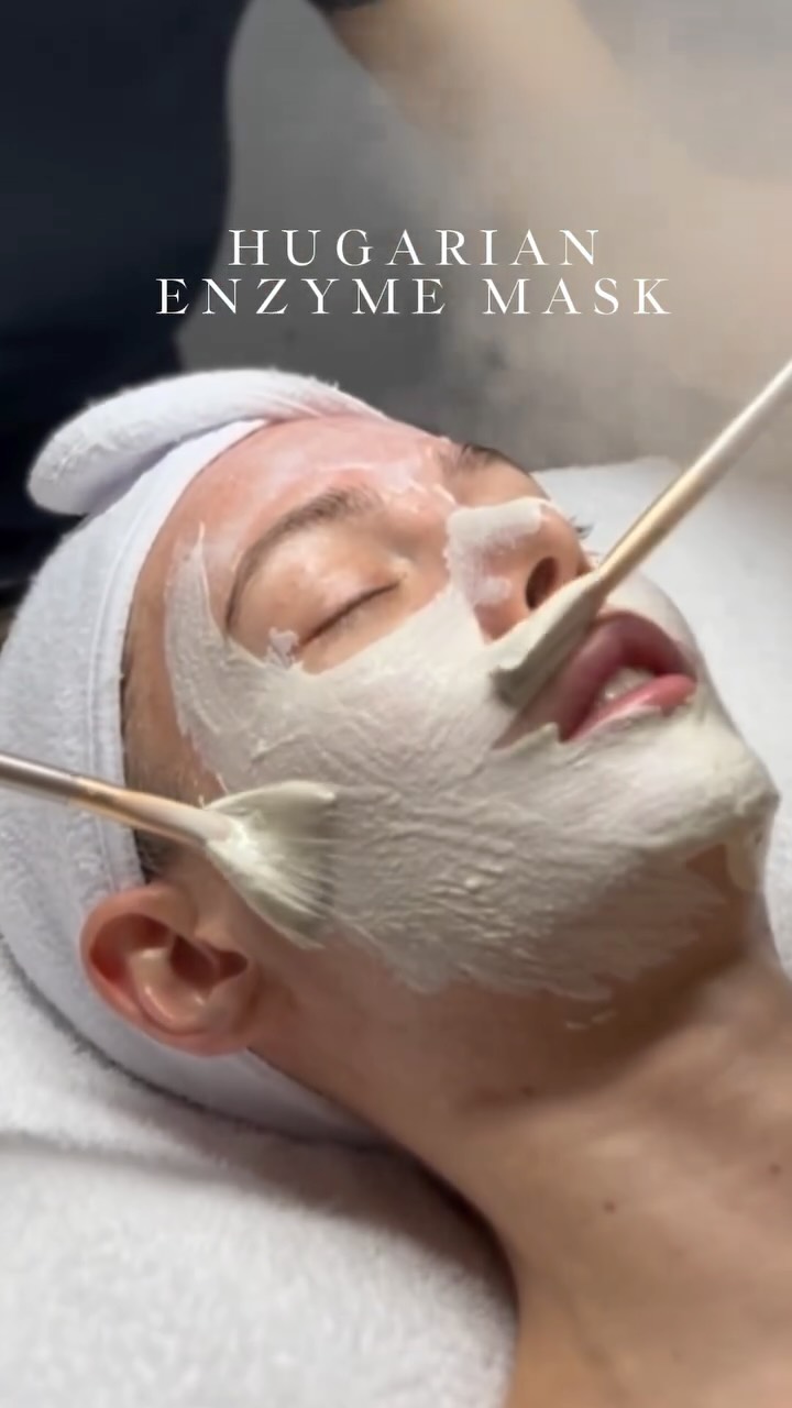 Hungarian Enzyme Mask Benefits 🫧
☑︎ Detoxifies, clarifies, and unclogs pores for a fresher complexion.
☑︎ Soothes and brightens problem skin.
☑︎ Leaves skin silky soft, smooth, and refreshed.
Please visit www.ricozybeauty.com to schedule your appointment. If you have any questions, contact at info@ricozybeauty.com.
📍300 E Colorado Blvd, Unit 241, Studio 409, Pasadena CA 91101 (Located Inside Salon Republic)
#facial #holisticfacial #skincare #facialtreatment #facialmassage #lemieux #lemieuxskincare #relax #healing #skinglow #glassskin #beauty #esthetician #pasadena #フェイシャル #パサデナ #ロサンゼルス #カリフォルニア