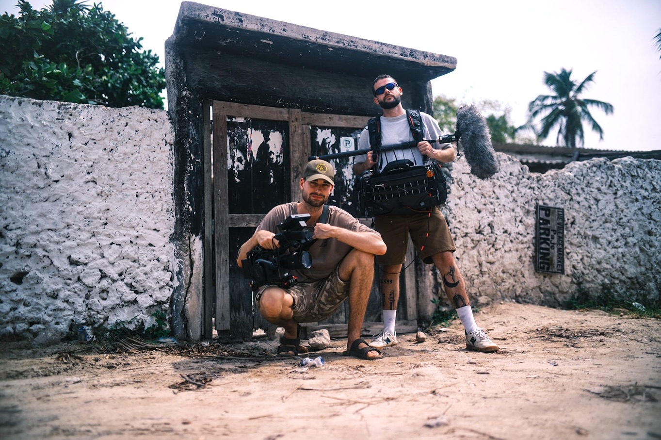 Sun, sweat and sand – capturing raw moments with an epic crew! 🧨💥
As the camera and sound crew, we made the most of a tough production, turning the challenges into good times and great memories.
Shoutout for just being yourself @julhzz_ ! 😎
And of course the master himself @benjamintdonath for capturing this scene! 🤝
Best @ikea in town 🤣
📍 Zanzibar, Tanzania
#OnSet #BehindTheScenes #Zanzibar #Tanzania #FilmCrew #DocLife #Cinematography #TravelFilm #ProductionDays #CreativeJourney #filmmaking