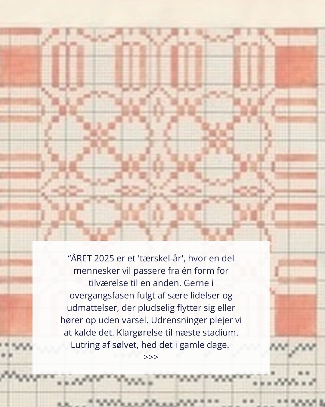 Gennembrud…
At bryde igennem, at få pludselig klarhed eller måske føle at brikkerne endelig falder på plads. Det er energierne som hersker i denne uge, hvor solen samspiller med 53 GenNøgle.
I dag har vi samtidig en kulminerende fuldmåne, hvor der er åbning for frigørelse og afslutte noget, der ikke længere skal være…
Og med Claus Houlbergs ord - tja, er du med?
På et personlig plan, har jeg i disse dage opnået en klarhed, jeg har drømt om længe om at være i stand til at opnå. Jeg er mildt sagt midt i en vild opgradering i disse dage, og jeg glæder mig SÅ meget til at dele det med dig, når det hele bliver bearbejdet og omsat til at kunne blive præsenteret…
Håber også at du holder dig åben for at modtage eventuelle bevidsthedskift og opgraderinger pga. denne intense “udrensningportal”. For jeg tror/erfarer at energien lige nu indeholder fantastisk potentiale for at rykke nogle milepæle i ens liv…
Og alt imens, er der sikkert andre, der blot nyder sommeren og livet, alt godt.
Stort knus jer alle og på gensyn…
🔸🧡🔸
Billeder via @aportashop
______________________________________
#54gennøgle
#fuldmåne
#hologenetisklæsning
#selvbevidsthed
#alignment
#essens
#frekvensarbejde
#autencitet
#vibration
#bevidsthedsarbejde
#selvudvikling
#kærlighed
#kenddigselv
#selvomsorg
#hjertesager
#opmuntring