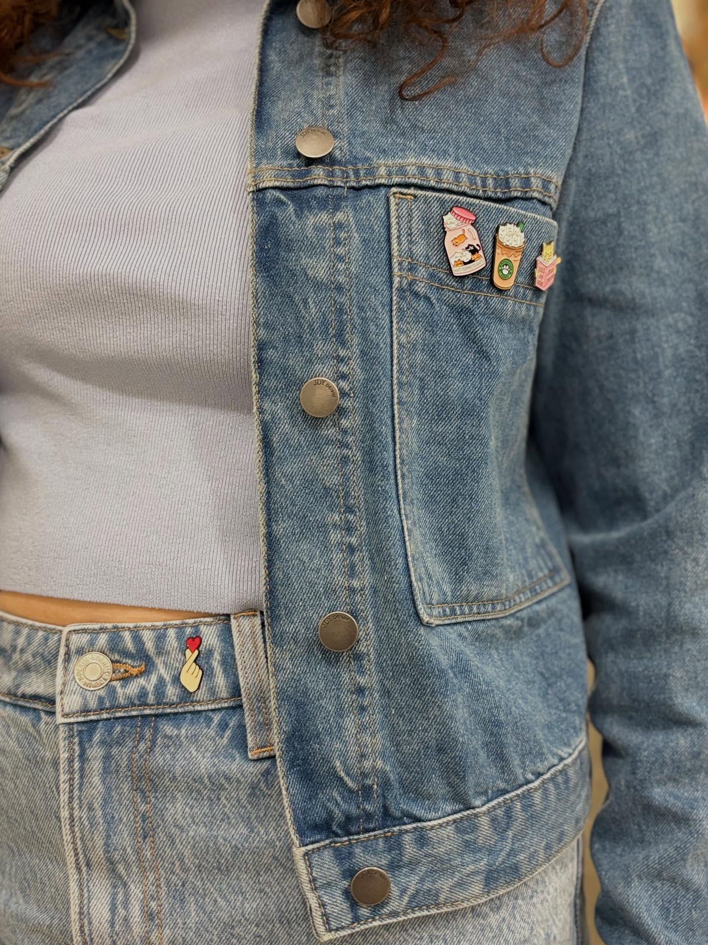 Un grand merci à ma jolie cliente pour ce doux retour 💕
Voir mes p’ins mignonnes portées avec autant de charme… c’est tout simplement la plus belle récompense 🥹🌸 Chez Mon Moonko, chaque accessoire est préparé avec amour, et savoir qu’ils trouvent leur place dans votre quotidien me touche profondément 🫶
Merci d’être là, de soutenir les petites entreprises comme la mienne. Vous êtes mon moteur, mon soleil, ma force ☀️💌. #petiteentreprise #merci #monmoonko #pincesmignonnes #supportlocal #shopsmall #merciàvous #clientheureuse #cutehairclips #hairaccessories #smallbusinesslove