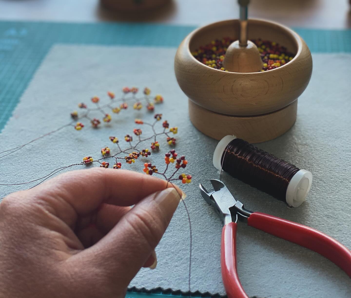 Working on the Autumn Bonsai Tree! The Blossom Bonsai has been so popular, what better way to display them than to swap them out as the seasons change.
#wip #autumn #autumncolours #autumnbonsai #bonsai #craft #craftyfriends #craftfun #craftyfingers #beadart #thebeadedgarden