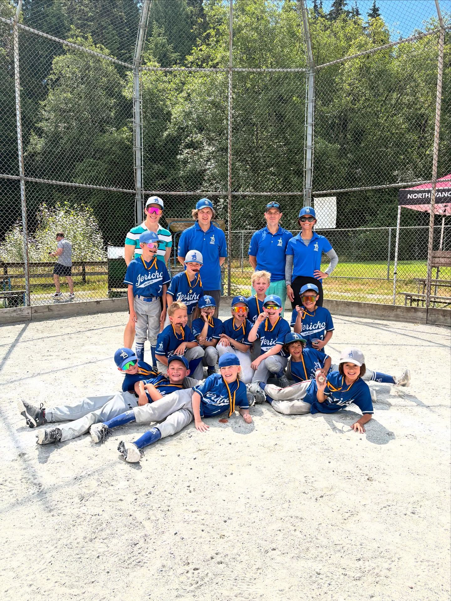 JLL’s 8 Selects at @mtseymourlittleleague Candy Cup. These athletes battled hard on a hot weekend! Thank you Mt. Seymour for a sweet weekend and super fun tournament 🍭 ⚾️ 🍬!