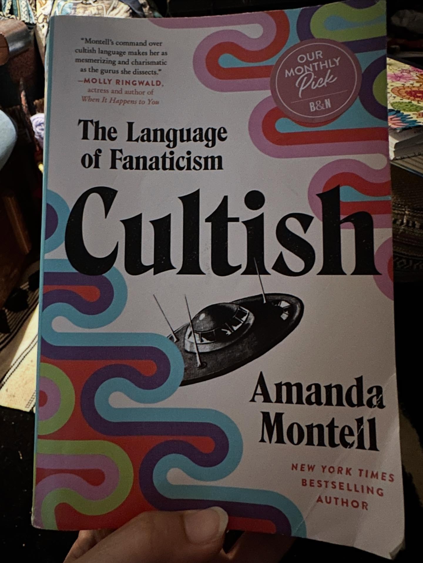 Summer reading 📖 I like how the author sees cults on a spectrum those that are dangerous and make it difficult for one to leave, ultimately separating them from their families and friends then the fitness and internet influencers in the other side of the spectrum. Turns out I am pretty sure I am in multiple cults Elwood/Anything Dachshund Related Fanclub Cult, Kaneohe Yacht Club Cult, Yellow Dragon Sailing ⛵️ IQ Windsurfer Fan Club/cult, follower of all things how to be a better person, Mindfulness, Mediation, Mentoring wellness cult, yarn 🧶 crochet pattern collector cult, educator/Kailua High School cult, Breathe for Change yoga cult, definitely Anthropology/Free People and Muumuu Heaven/Vintage Hawaiian Fabric collector cult. I used to be apart of the 24 Hour Fitness and also Marathon Runner cults (until I got lazy) anyway as scary as the title may sound it is a pretty great book and I totally recommend reading it. 🤗