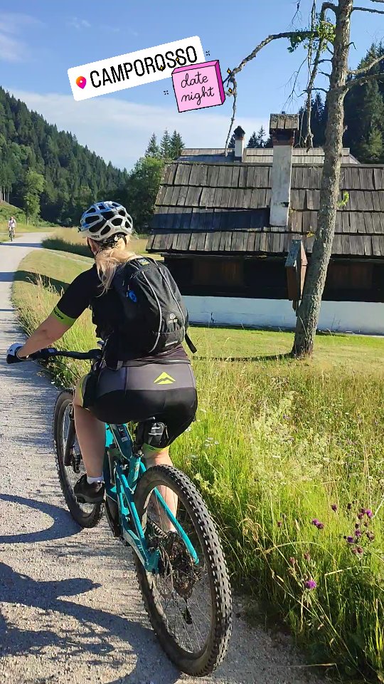 Teď už doma v Brně, ale ještě ve čtvrtek v podvečer takto 🚵... 😍😍😍 Nádherný to bylo... #gratitude
#vimteamcz #cyklistika #cyklovylet #cyklotrasy #visititaly #camporosso #ebike #ebiking #emtb