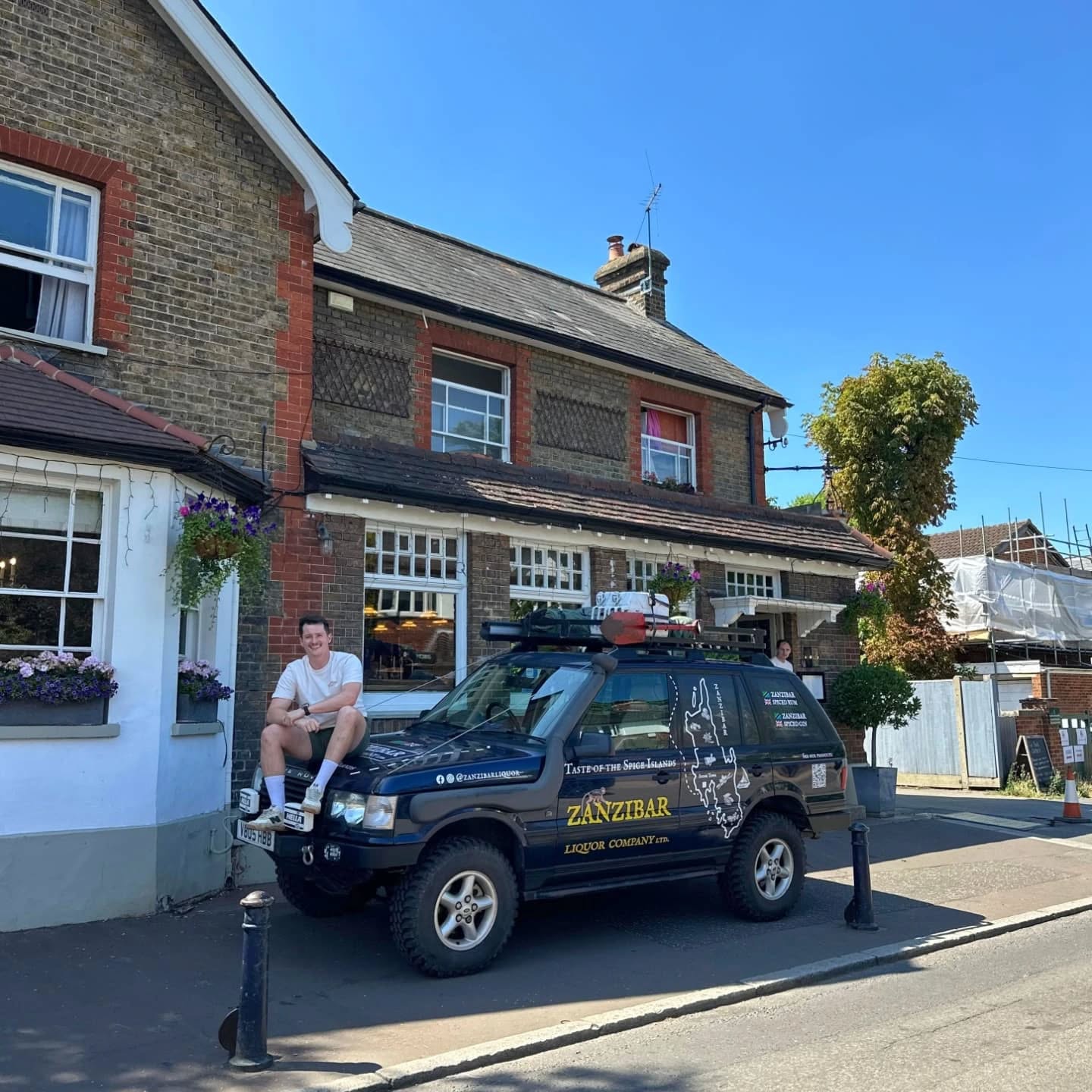 Summer garden party at @thevictoriasheen in London has begun! Delicious Zanzibar Liquor cocktails, South African braai and some Zanzibari inspired dishes on the menu? Now that's our perfect Saturday ๐น๐บ๐ฝ๐
#zanzibar #cocktails #london #tasteofthespiceislands