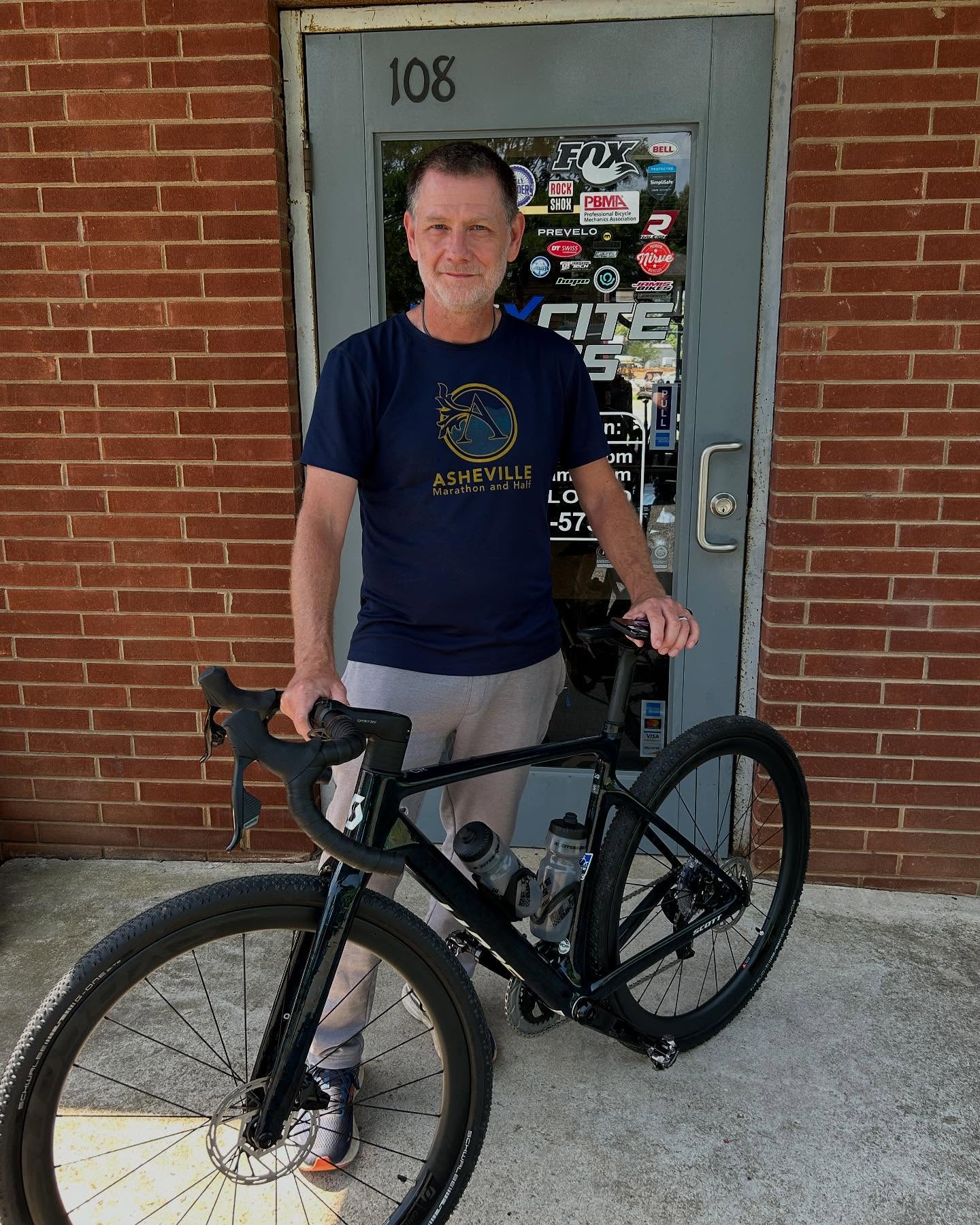 Meet Jim- he’s a long distance runner that has decided to change it up a bit and begin cycling around the local roads here in Stanly County. His bike of choice? The Scott Addict Gravel 20, a sweet full carbon ride- frame, wheels, and cockpit accessories. It’s outfitted with a SRAM Rival AXS wireless group set and he is loving it! We are stoked to hear him say he’s ridden over 100 miles on it in the short time he’s had it so far!! (He came back in to grab a Garmin 540 computer and Varia 515 radar, very wise purchases). Looking forward to hearing more about the new adventure Jim!! #scottbikes #gravelbike #newbikeday