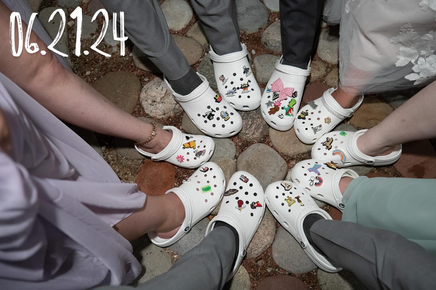 When you want to be comfy and coordinated in your big day: 💍❤️ “Something old, something new, something borrowed…and a whole bridal crew in Crocs, too!” ✨#WeddingDayVibes #CharmedIDo #hoosiergrovebarn #weddingvenue 📸 cred: @jolieimages