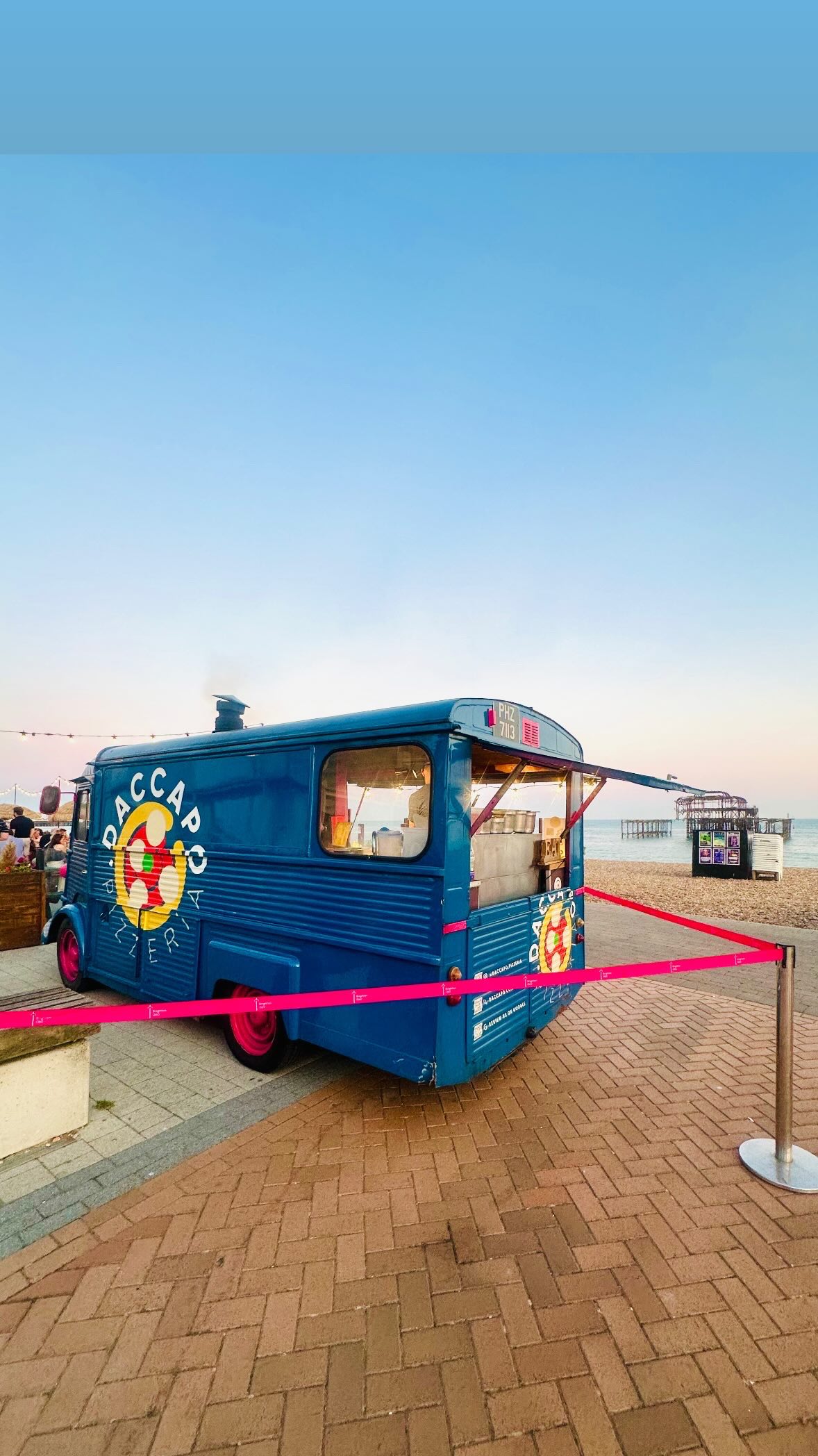 Not everyone gets views like this at work🌅
One day it’s the beach, the next it’s the lake..
it’s never the same, and always stunning.
A daily reason to be grateful.💕🍕
#OfficeViews #GratefulHeart #WorkPerks #ViewOfTheDay #DaccapoPizzeria #daccapopizzerialondon #LondonPizza #BestPizzaLondon #PizzaItaliana #londonstreetfood #pizzalovers #foodtrucklife #ukcountryside