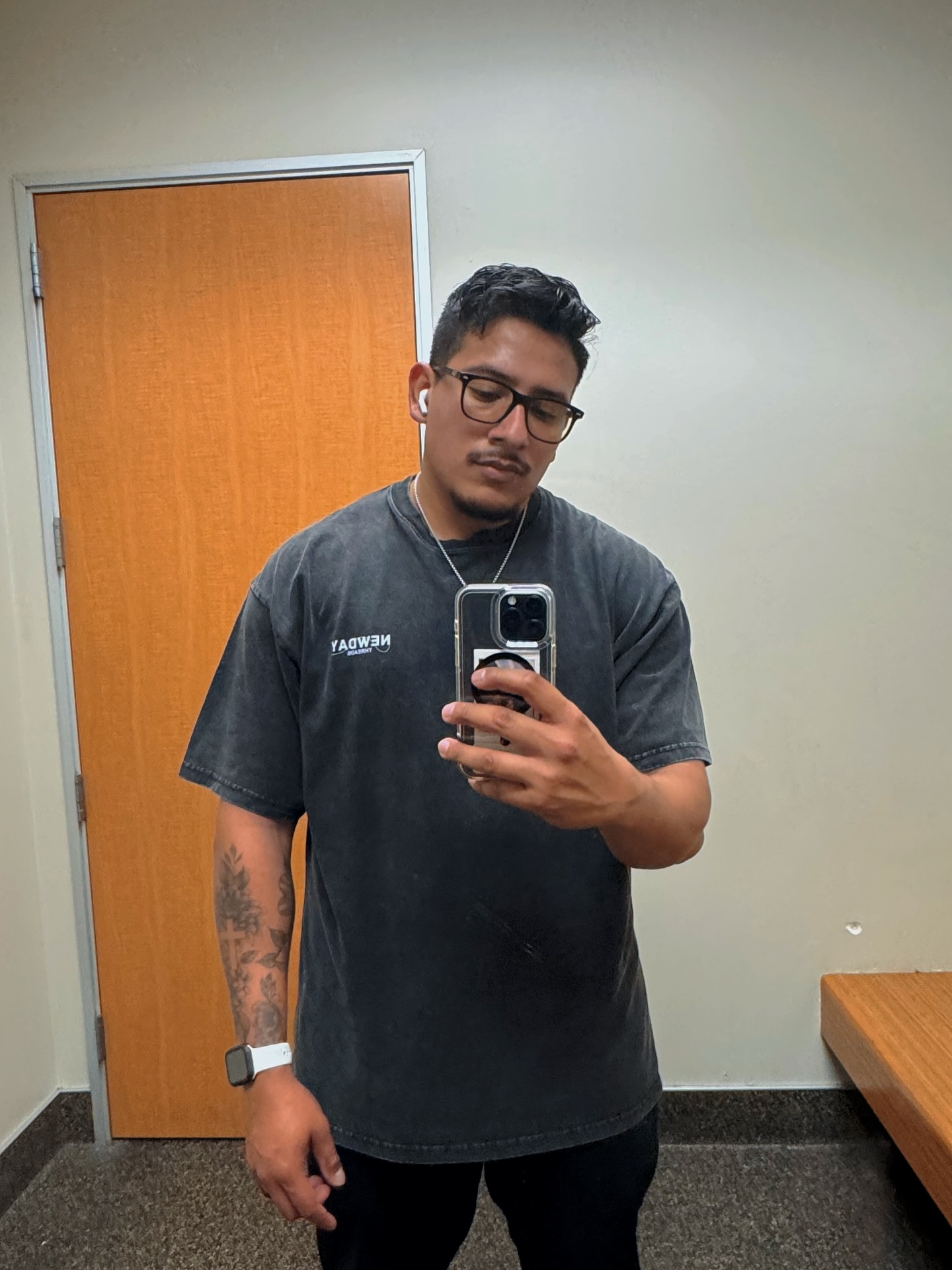 Made for the everyday. PRAISE doesn’t wait for Sunday. @patron_alex