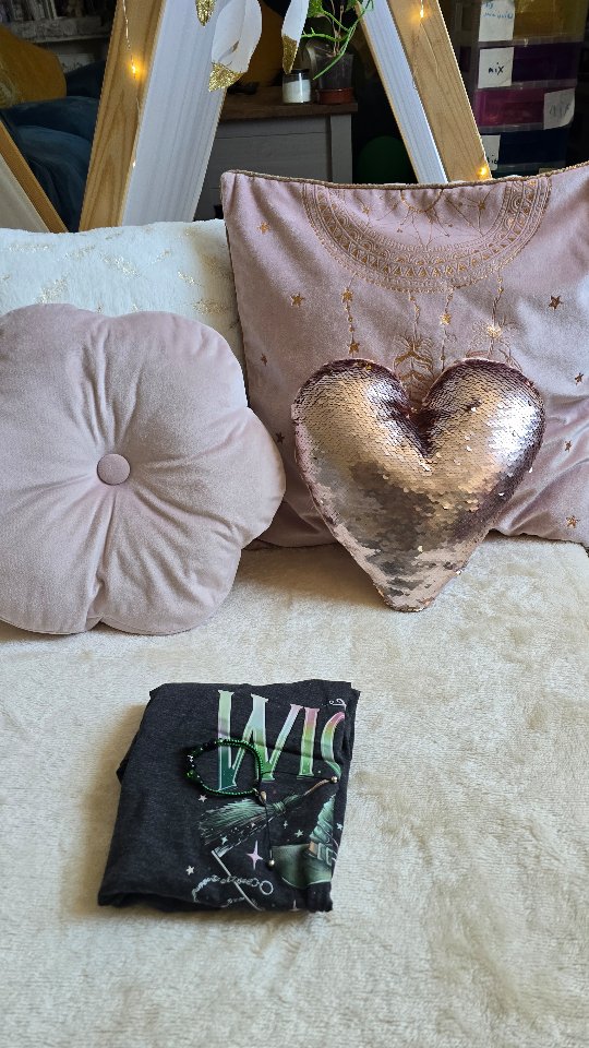 ✨️DREAM CATCHER✨️
Lovely bestie sleepover today for a 9th birthday 🎊💕
#dreamcatcher #boho #whimsical #teepeesleepover #teepee #slumberparty #sleepoverparty #teepeeparty #teepeehire #sleepover #smallbusiness #magicalnights #buckinghamshire #olney #miltonkeynes #bedford #northampton