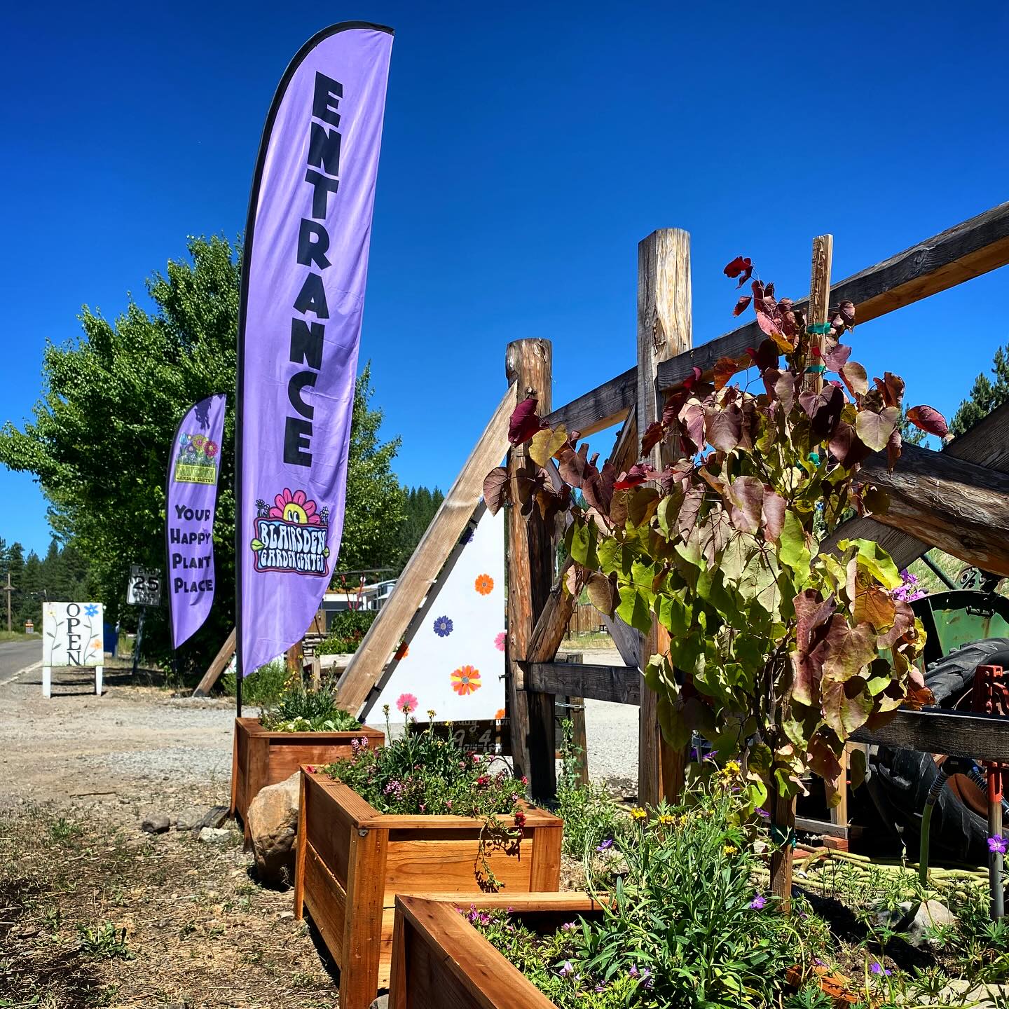 Micro bark is back in stock!!! Thank you everyone for your patience while we were waiting for our soil delivery 🪱 potting soil, planting mix, mulching, manure, etc. However you garden, we have your soil needs covered!
Open: Thursday-Monday // 9am-4pm