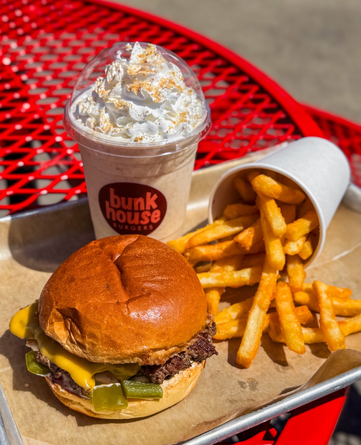 These July flavors are here for a good time, not a long time. 🍔🌤️
Bacon Pimento Burger | 8
4oz smashed patty, bacon jam, pimento cheese, pickled chilies, and American cheese
Peach Cobbler Shake | 6.50
vanilla soft serve, salted caramel, and peach compote, topped with whipped cream & graham cracker crumble
Available this month only.