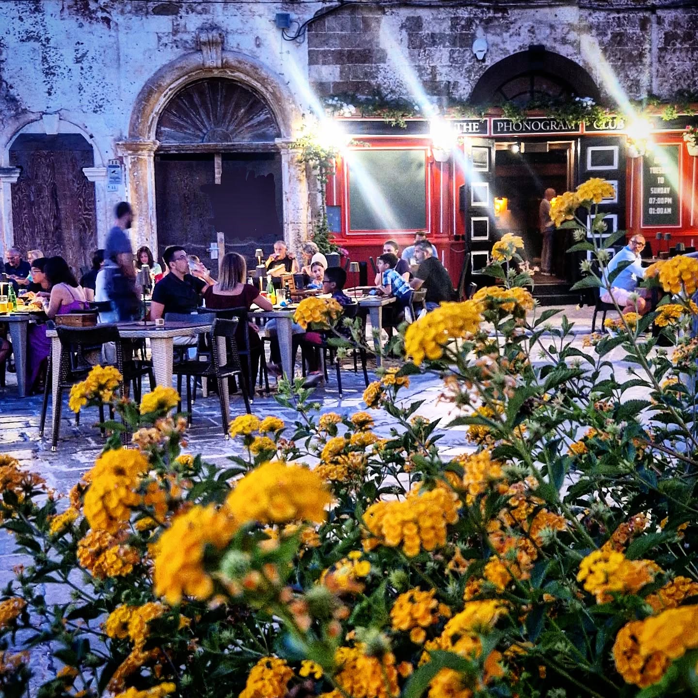 How beautiful is summer? 🌞✨
Long days, golden skies, and memories that last forever.
#salento #leccefood #ugento #summer2025 #thephinogramclub #restaurant #ristorante #pub #PugliaEats #pugliagram #puglia #lecce #SummerVibes #EndlessSummer #GoldenHour #FeelTheSun