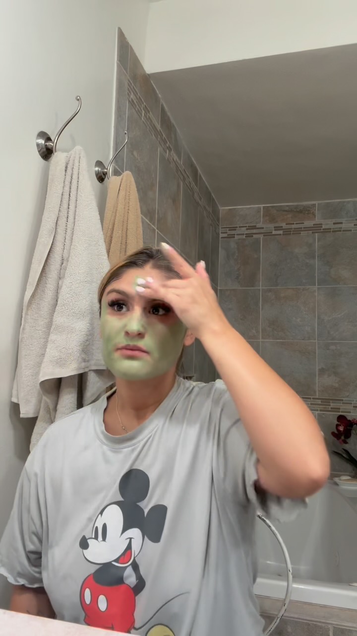 It’s important to remove your makeup everytime you wear makeup lots of girls get pores and break out because they don’t remove their makeup well it’s really important to do so also I did a double cleansing with the #ricecleanser 2nd cleanser trying for the first time from #eminencemangocleanser I did a #detoxmask from #teami #greenteamatcha for when my skin needs it for my pores or for my lil breakouts #traderjoes #rosewatertoner #snailmucinserum #ricemoisturizer #hydratingnightlipmask