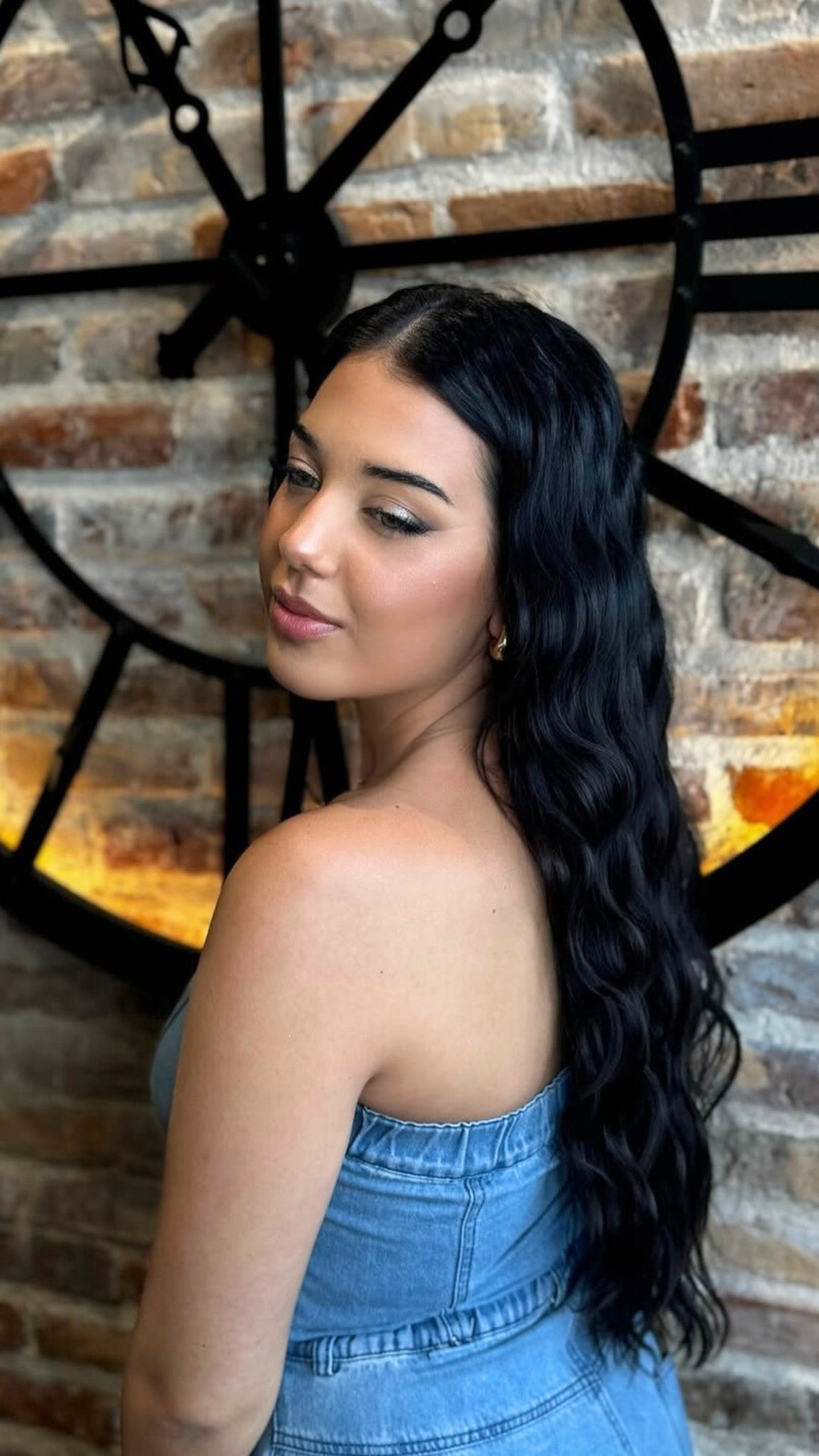 Notre secret pour un wavy ULTRA canon ? Le TRIPLE WAVER de chez GHD 🤩
Pour des beach waves réalisées en quelques secondes et qui durent toute la journée ⤵
🖤 Réservez votre presta dans l'un de nos salons WILD
🖤 Ou offrez-vous le TRIPLE WAVER
📍 WILD Coiffeur Coloriste
Rouen | Le Mesnil-Esnard | Évreux | Le Havre
✂️ : @kaisk.hair
CM : @agence.boujoubien
#wildcoiffeurcoloriste #triplewaver #ghd #beachwaves #wavy #coiffeur #coiffure #cheveux #normandie #boujoucm