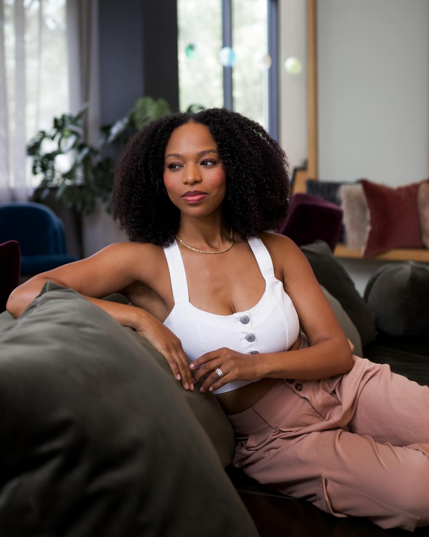 When you can’t tell the where the leave out ends and where the extensions begins 🙂↕️🙂↕️ Our curls are perfect for adding that extra definition OR for keeping your hair fully protected this summer.
Our co-founder @say_lindsay is wearing the Coils u-part wig in 18in. Keeping her hair protected while bending in seamlessly with her leave out 🙂↕️👏🏾
#naturalhairrocks #naturalhaircommunity #naturalhairextensions #naturalhairstyles