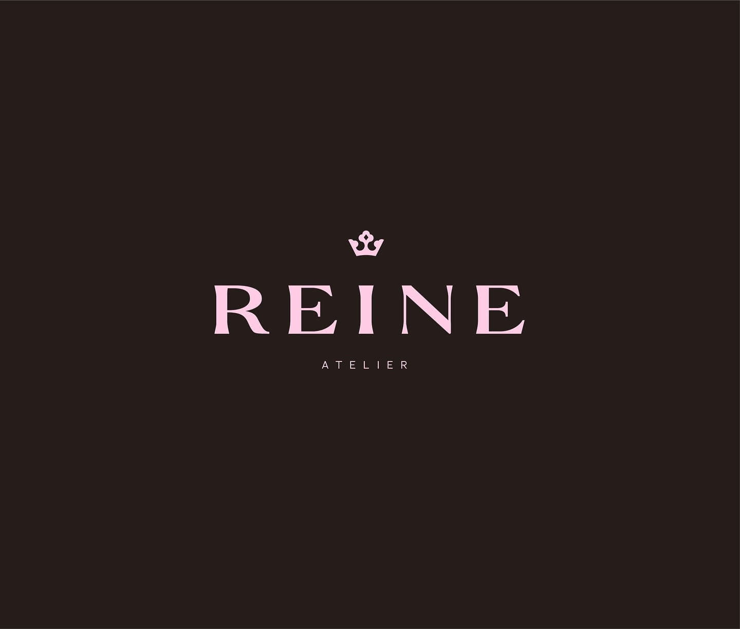 Let’s talk about her.
The name. The logo. The whole Reine energy 👑
From the start, I knew Reine had to feel powerful - but not loud. Feminine, but never delicate. Refined, but still at home in the dust and the rush of the arena
Reine - French for “queen”
Bold. Regal. A little rebellious.
For the kind of woman who leads from the saddle… and still steals the spotlight when the champagne’s popped.
(From Saddle to Sabrage. IYKYK)
The logo? Clean. Confident. Uncomplicated.
And that little crown? Not just decoration - it’s quiet authority. The kind that doesn’t need to shout.