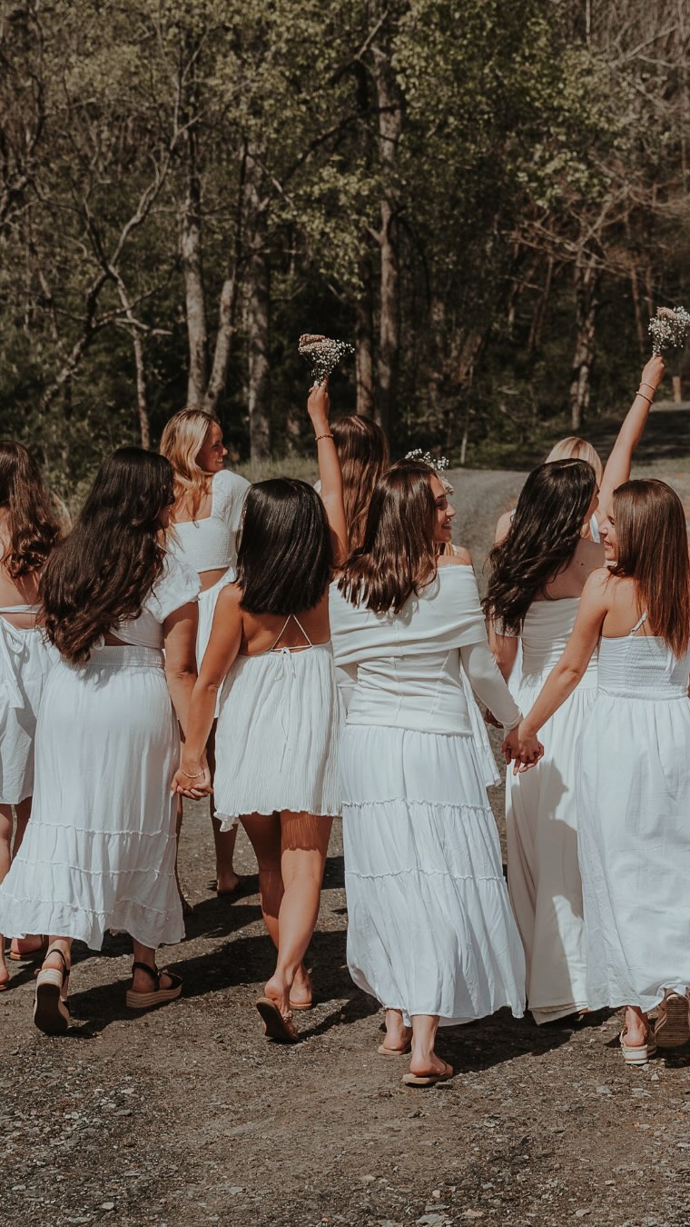 Happy Sigs Sunday! Our spring concert videos are now up on our YouTube channel and we’re so thrilled to share them with you🩷
….
Special thanks to @lucy.conrey for capturing the night🎥